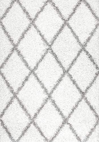 nuLOOM Trellis Cozy Soft & Plush Shag Area Rug, 4' x 6', White | Amazon (US)