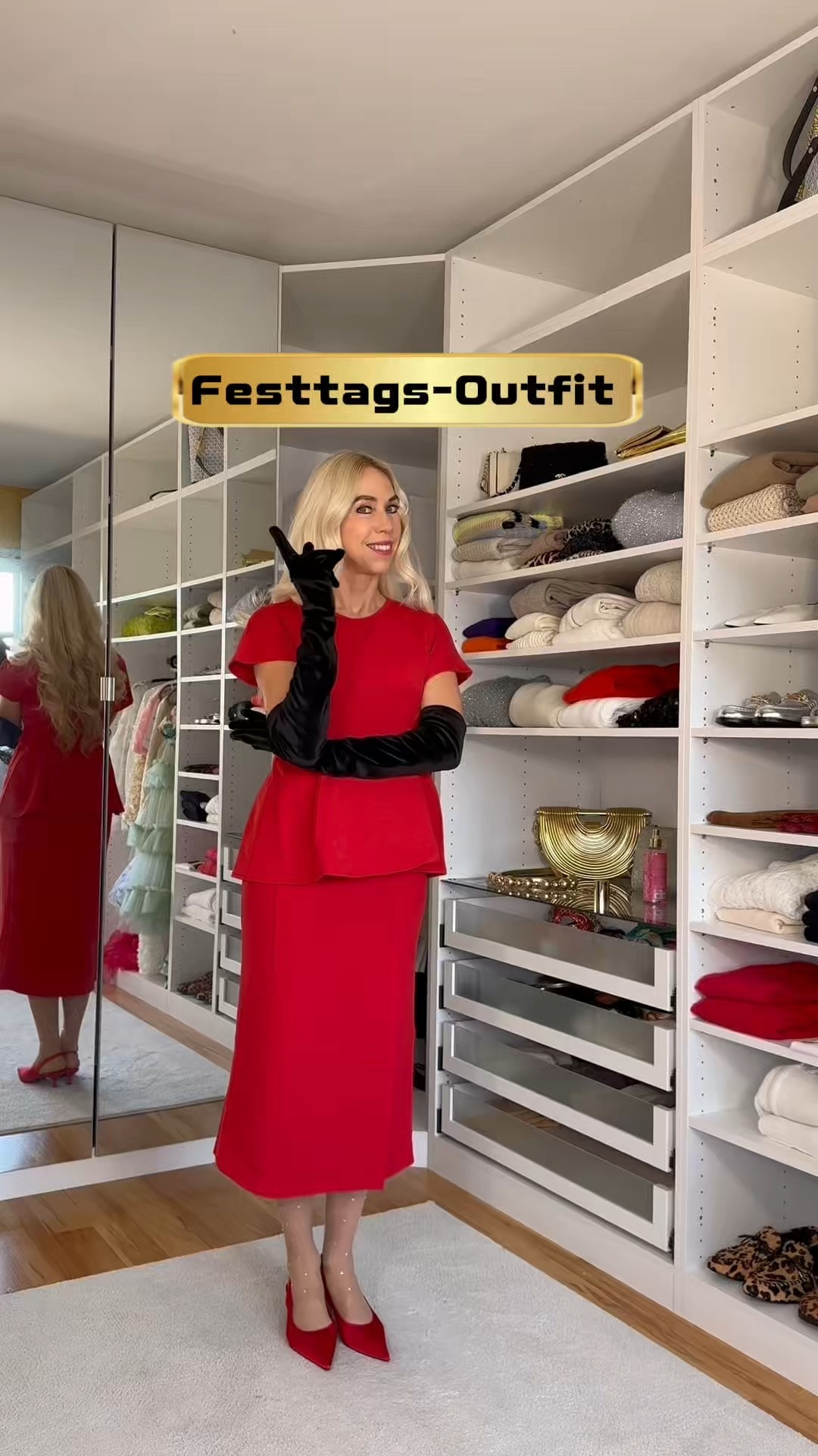 Festtagsoutfit in Rot – Elegant, bequem & perfekt für die Feiertage

Dieses festliche Zweiteiler-Set in Rot ist ein echtes Highlight für die Weihnachtszeit. Oberteil und Rock bestehen aus feinem, weichem Feinstrick, der sich besonders angenehm auf der Haut anfühlt und zugleich hochwertig wirkt.
Der Look ist elegant, feminin und dennoch unglaublich bequem – ideal für Weihnachten, Feiertage, Dinner, Familienfeiern oder festliche Events.

Ich trage hier Größe S, obwohl ich sonst XS trage – der Schnitt fällt leicht körpernah aus und sitzt in S besonders schön und entspannt. Perfekt, wenn man sich an den Feiertagen stilvoll, aber wohlfühlen möchte.

Alle Details zum Outfit findest du direkt hier im Look.

#Festtagsoutfit
#RotesOutfit
#ChristmasStyle
#HolidayLook
#Feinstrick
#Zweiteiler
#Weihnachtsoutfit


#LTKfestive #LTKdeutschland #LTKeurope