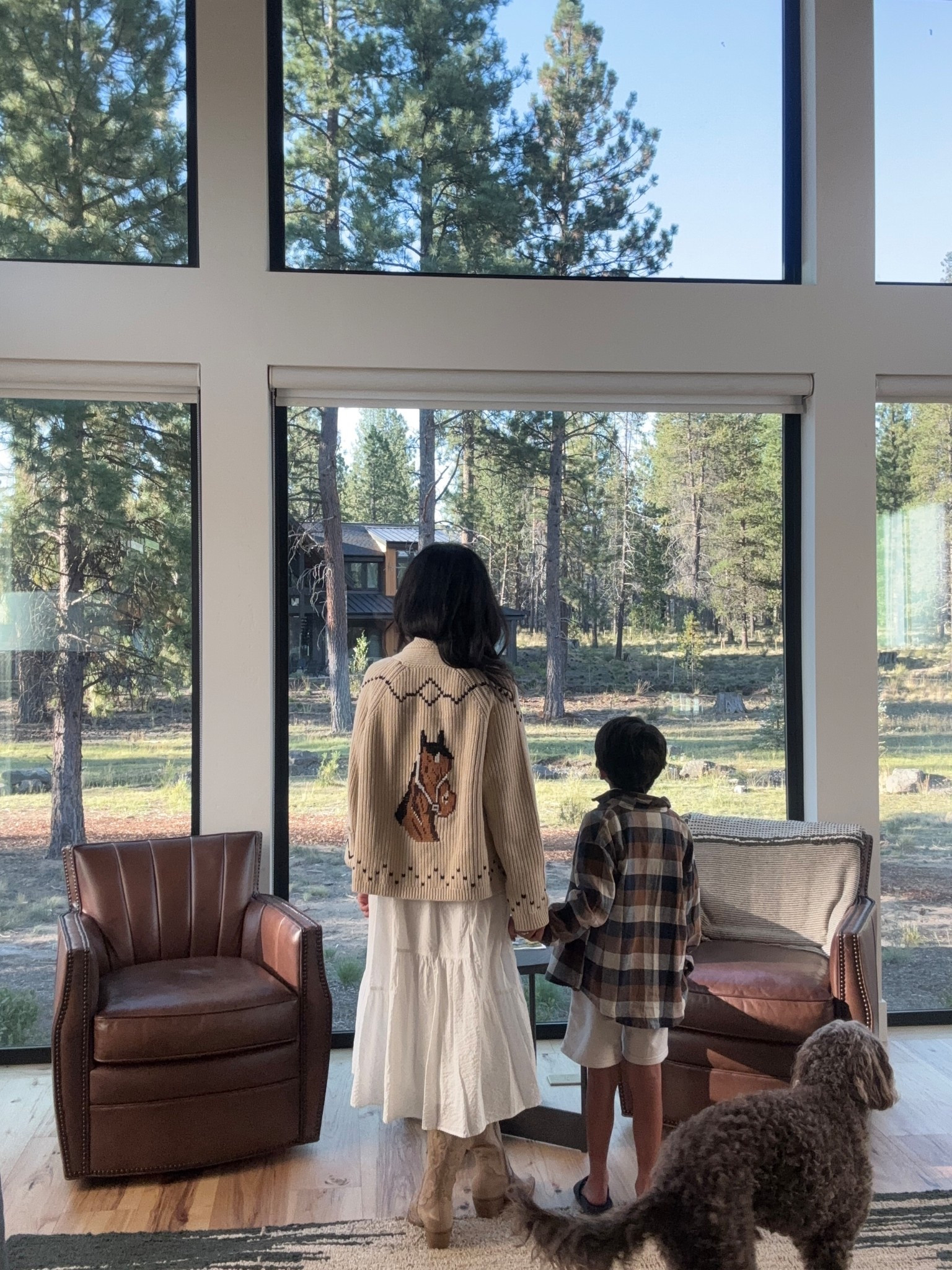  🐴Horse lodge cardigan sweater. Wearing a small. 
Jenni Kayne dress. Wearing an xs. Perfect for laying into fall. 
Taupe suede western boots. These are so comfortable and beautiful. Super affordable too!

The Great horse lodge cardigan sweater 
Equestrian style
Equestrian outfit 
Affordable western boots 
White dress


#LTKShoeCrush #LTKSeasonal #LTKOver40