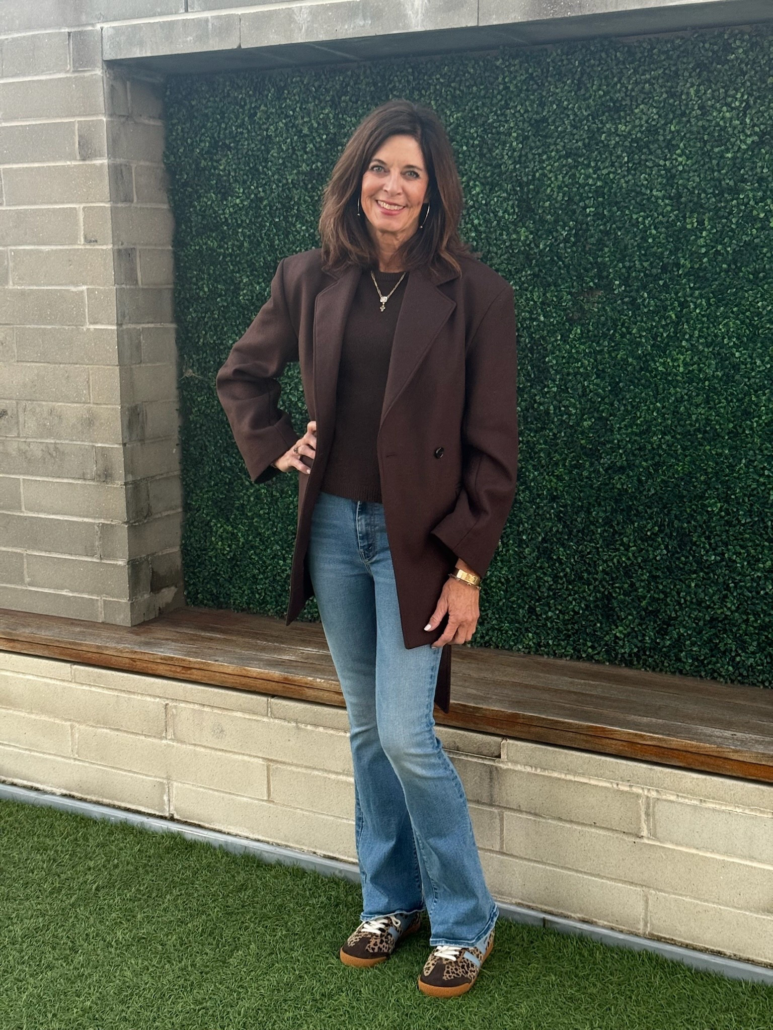 ✈️travel day outfits just in time for the holidays! 
#traveloutfit #chocolatecoat #cashmeresweater #sneakers 

#LTKSeasonal #LTKTravel #LTKOver40