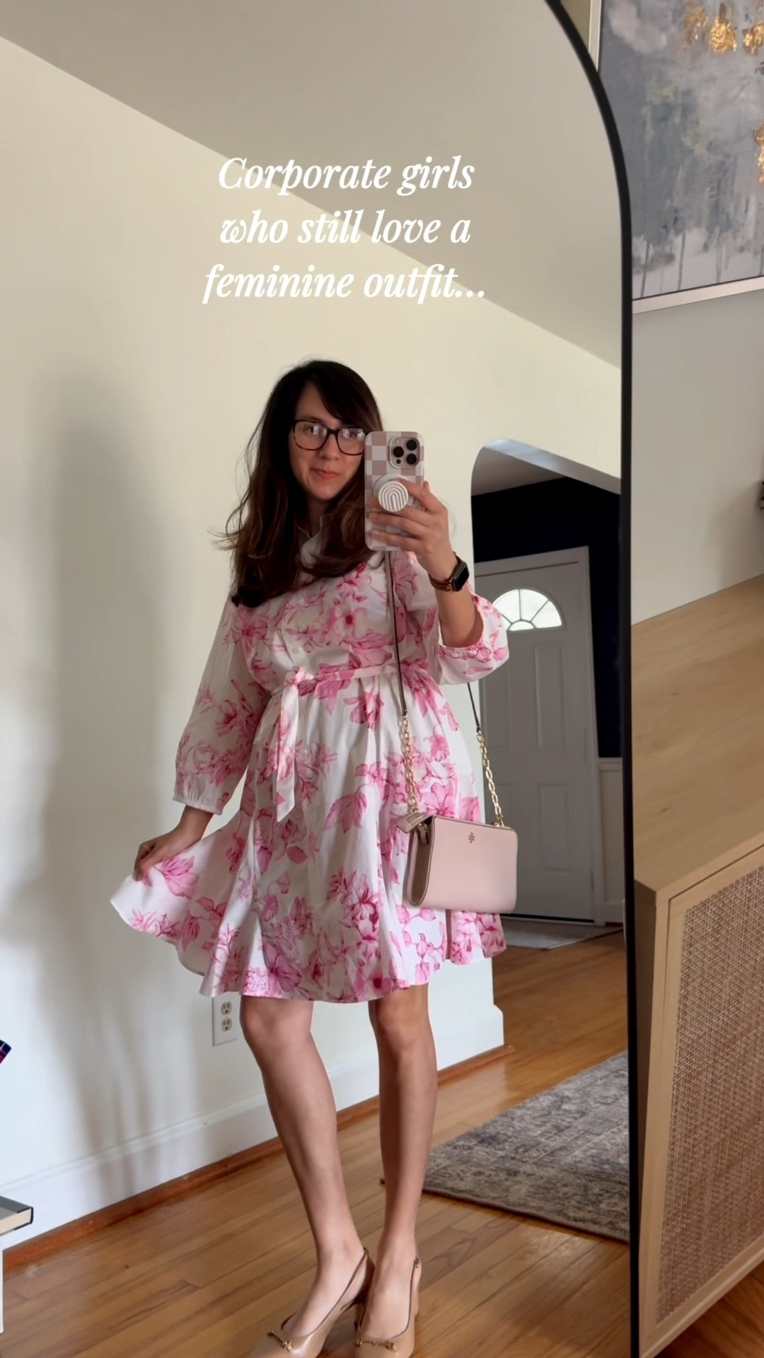 A feminine dress, neutral heels, and you're ready for the office.
This one is perfect for:
-Office days
-Meetings
-After-work dinner

#LTKWorkwear #LTKootd #LTKgrwm