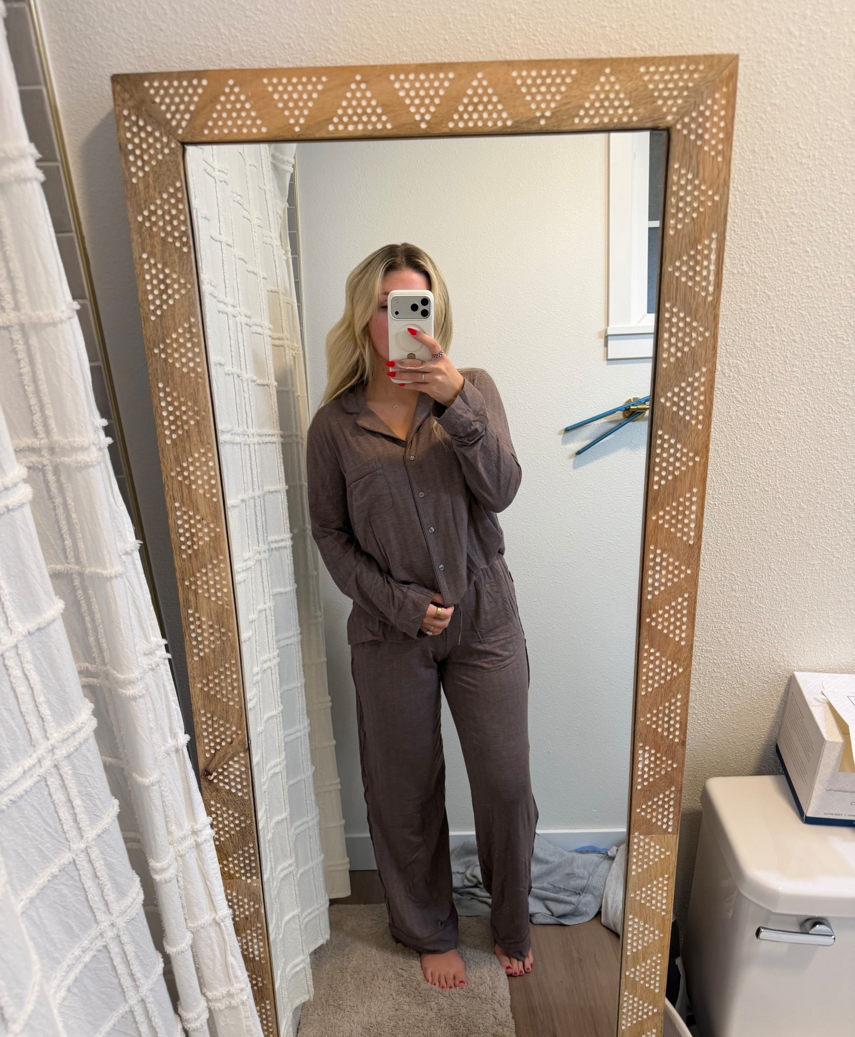 The comfiest set!!🤎

#LTKmorningroutine #LTKmomlife