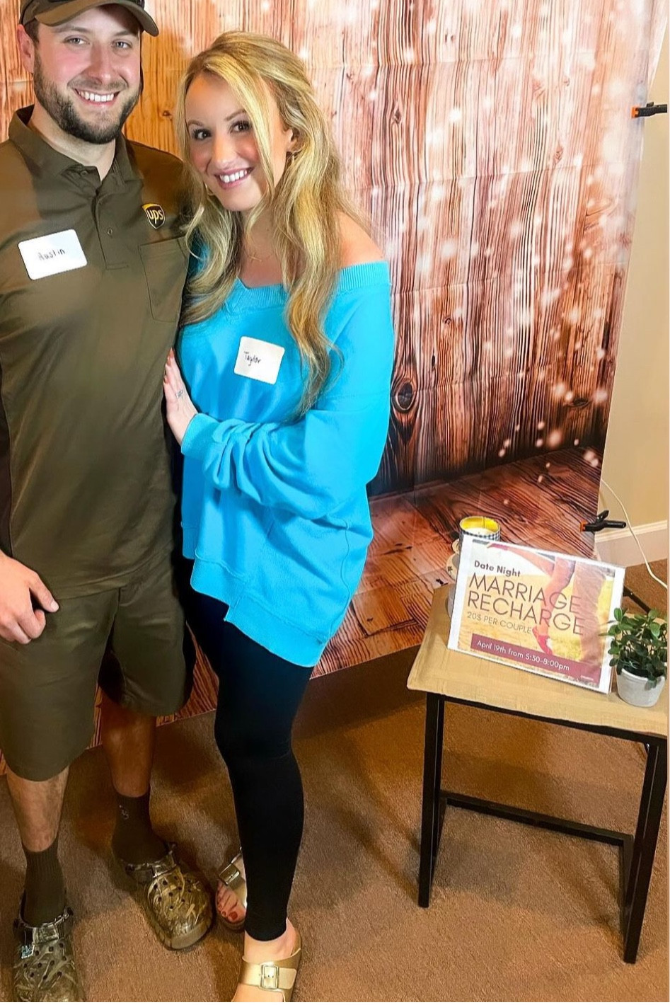 Aerie v neck off shoulder vacay sweatshirt
Metallic gold Birkenstock sandals

#summerfinds 
#birkenstocks 
#birkenstocksandals 
#aerie 
#americaneagle #dsw