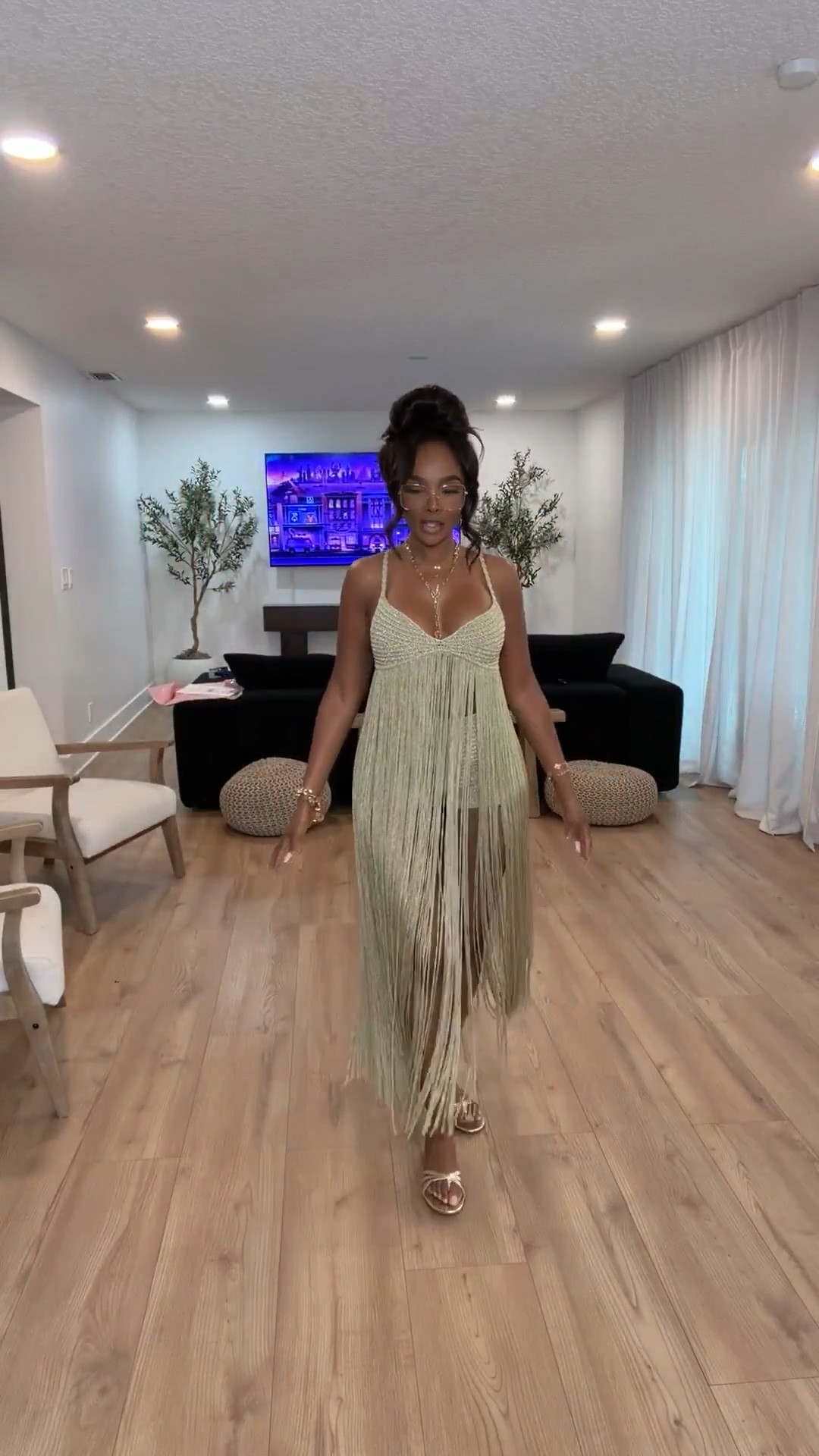This fringe moment is that bold, statement look — the movement, the texture, the fit… it just does everything and instantly elevates your whole vibe.

Where to wear this:
Vacation nights
Birthday dinners
Girls night
Special events

I love pieces like this because even though it’s a statement, you can style it different ways and rewear it — so your cost per wear still makes sense.

Everything is linked below

xx Kira | Kira’s Fashion Finds

34D - 27 - 40 | size small or 4

#LTKootd #LTKgrwm #LTKPetite