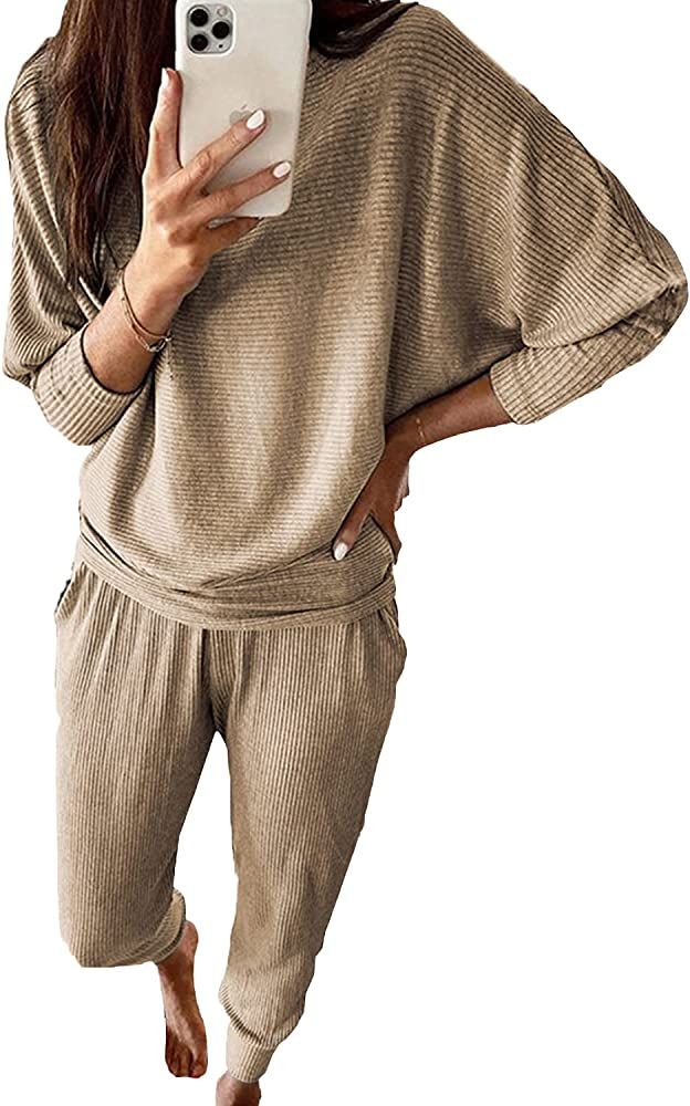 PRETTYGARDEN Women's 2 Piece Sweatsuit Solid Color Long Sleeve Pullover Long Pants Tracksuit | Amazon (US)