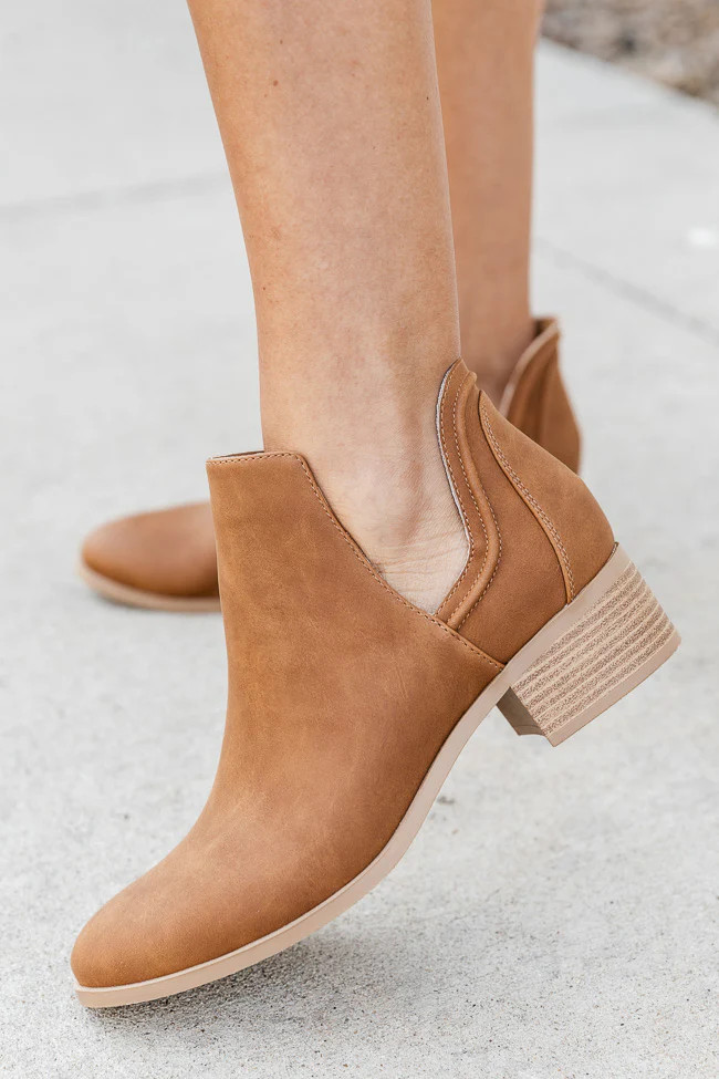 Britney Chestnut V Ankle Bootie | Pink Lily