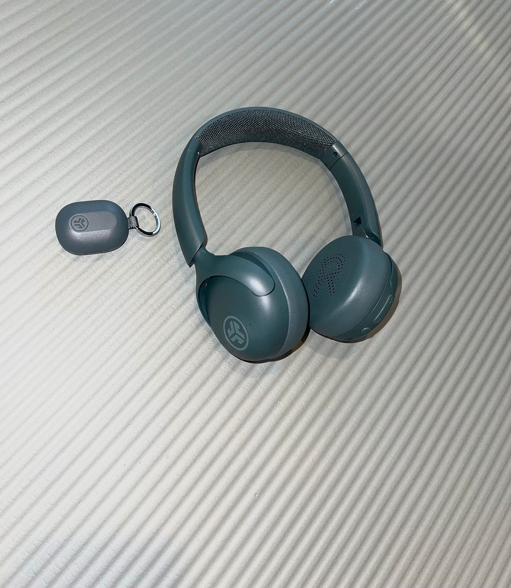 Love these headphones for a light workout or a walk. They are so comfortable and light! 
@JLabaudio
@JLab