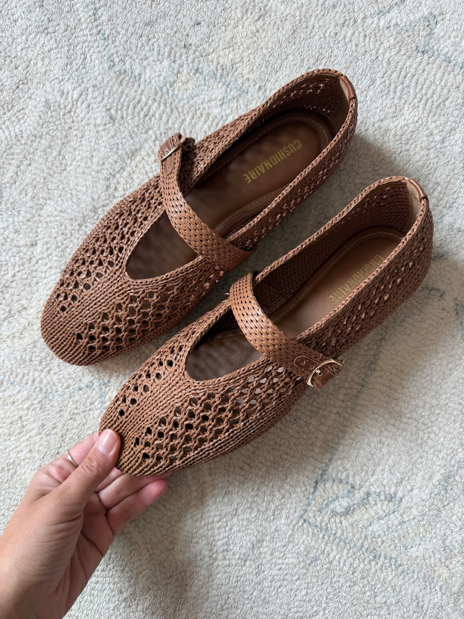 The flats of the season 🤎 Woven Mary Janes are the perfect little transition shoe—light enough for now but SO good heading into fall. I’d wear these with denim, linen pants, dresses… basically everything.

woven mary jane flats brown flats fall shoes transitional style ballet flats neutral shoes fall fashion affordable fashion woven shoes everyday flats amazon fashion finds

#LTKdayinmylife #LTKSeasonal #LTKWorkwear