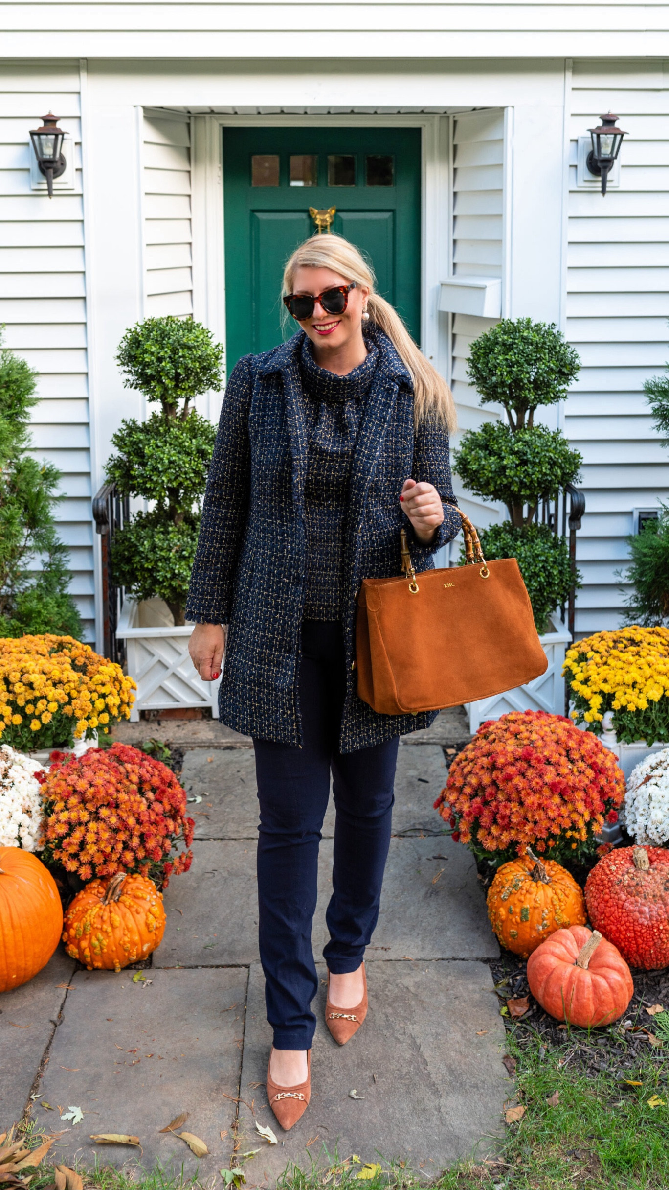 This handbag is my go-to daily bag for fall 🤎 on sale now! 