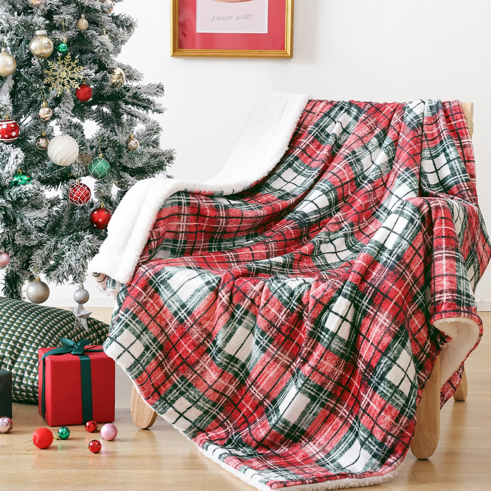 TRUEDAYS Throw Blanket Christmas Blankets with Green Red Buffalo Plaid - Reversible Sherpa Fleece... | Amazon (US)