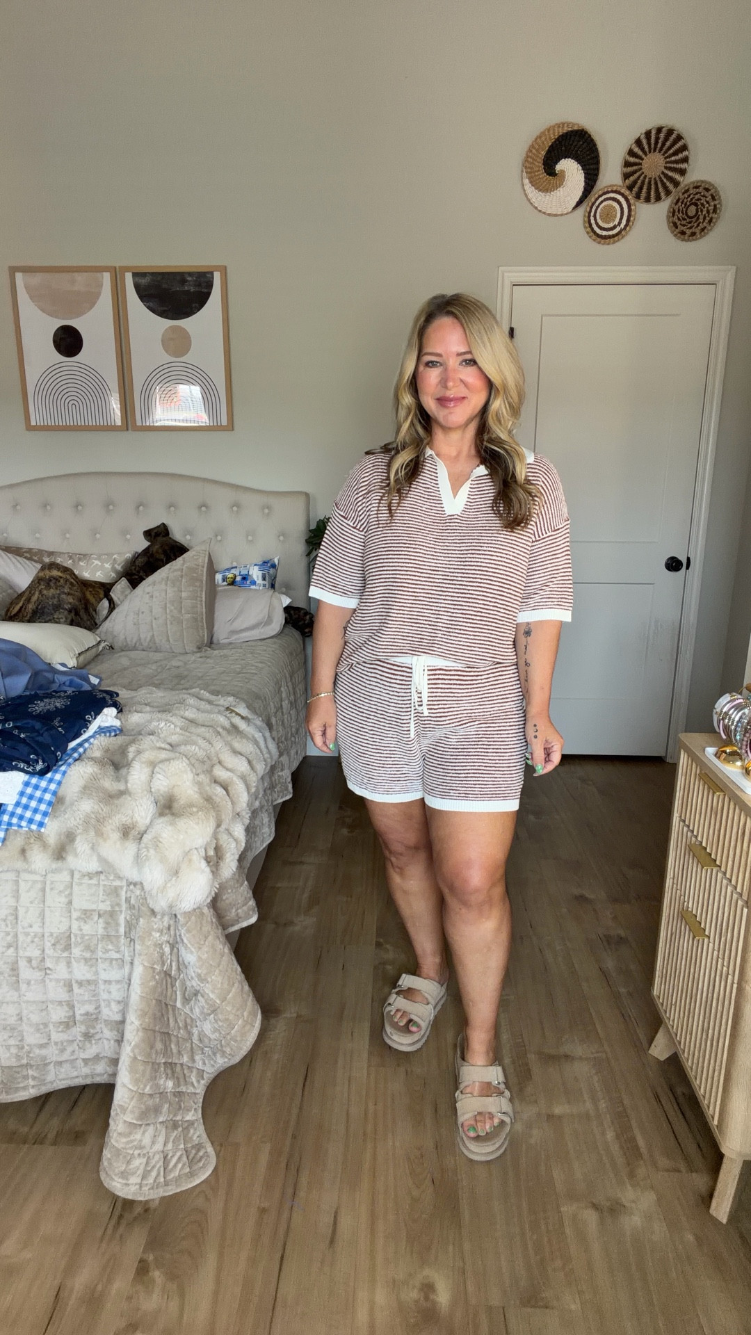 Size large

#LTKHome #LTKMidsize #LTKOver40