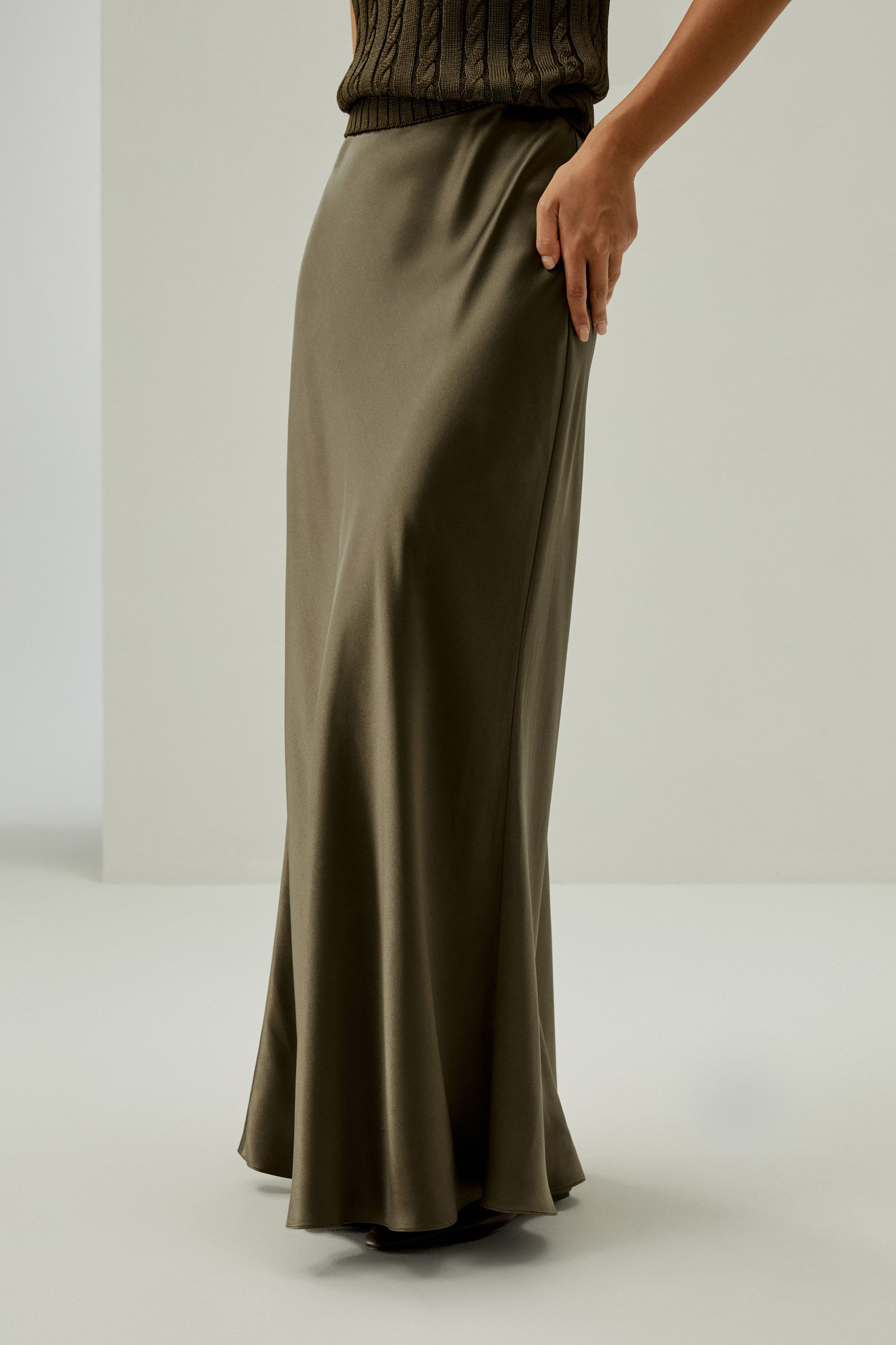 Versatile Double-Faced Silk Charmeuse Skirt | LilySilk