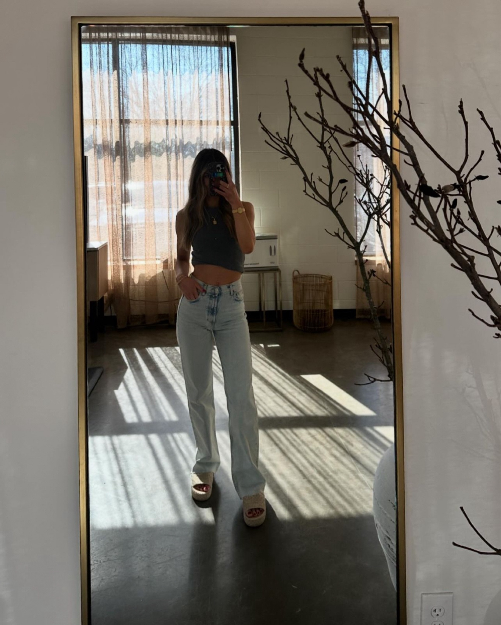 tank + jeans @zara (unlinkable) 

#LTKfindsunder100 #LTKworkwear #LTKbeauty