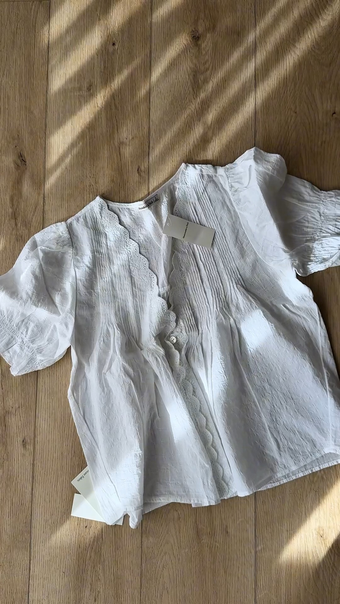 Obsessed with this cotton top! 