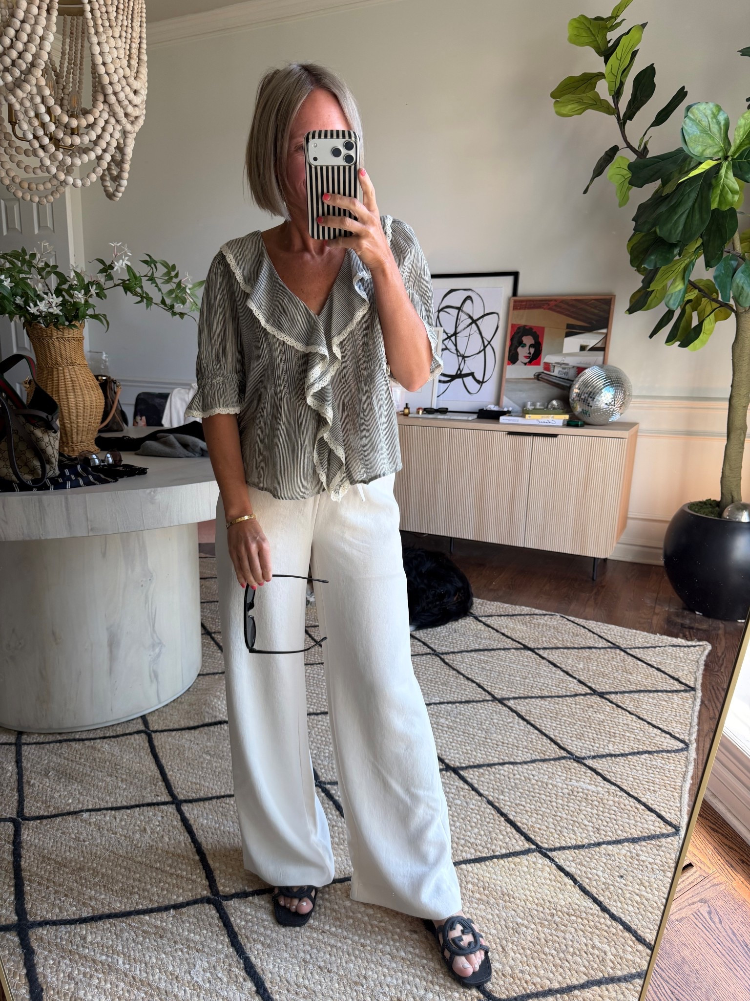 @Aritzia  Viral Lodge Pants in xs 
@Madewell top in xxs
Spring outfit
Summer outfit
graduation party outfit 
Spring Outfit 2026

#LTKmomlife #LTKOver40 #LTKootd