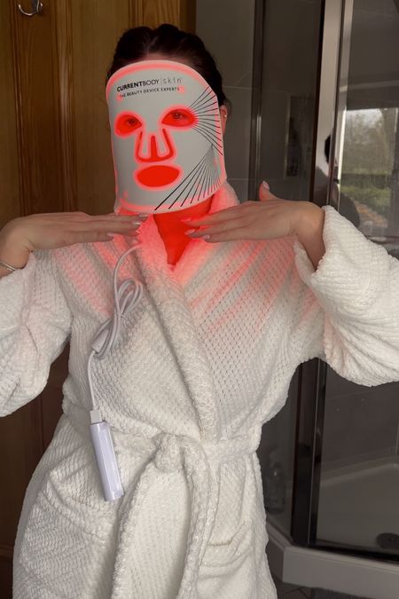Current Body LED Light therapy mask 
RAYYLOUISE for 10% off 🫶🏽

Skincare, beauty, wellness, facial, at home beauty products 

#LTKeurope #LTKGiftGuide #LTKbeauty