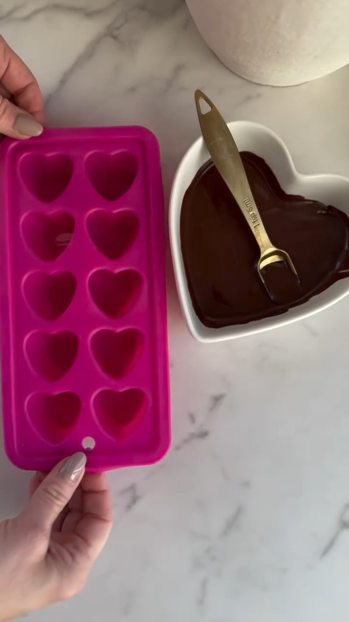 Linked the Brazil nuts, dark chocolate chips, heart mould, and heart bowl I used.
All from Amazon.


#LTKcanada #LTKfitness #LTKhome