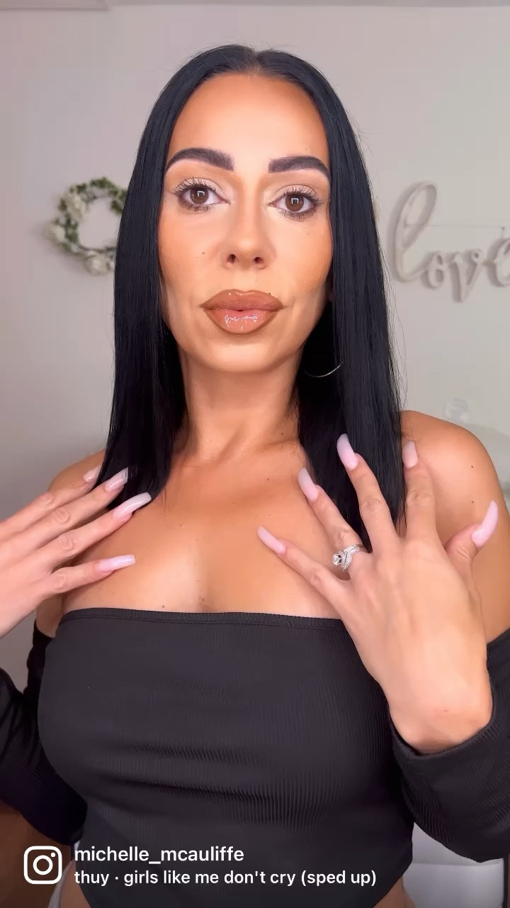 Summer Glow ✨

@hudabeauty N.Y.M.P.H. Not Your Mama’s Panty Hose All Over Body Highlighter

#summerglow #glowup #summerglowup #hudabeauty

#LTKbeauty #LTKunder100