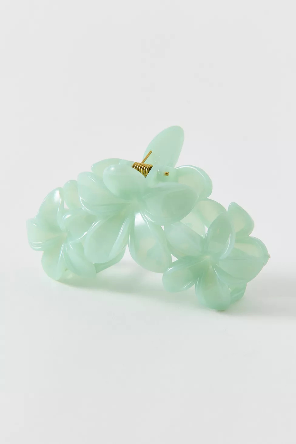 Triple Aria Flower Claw Clip | Urban Outfitters (US and RoW)