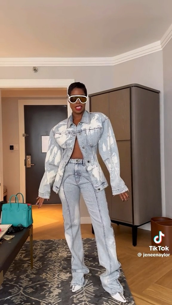 How chic is this two piece denim set from Aknvas!? 

#LTKstyletip #LTKshoecrush #LTKU