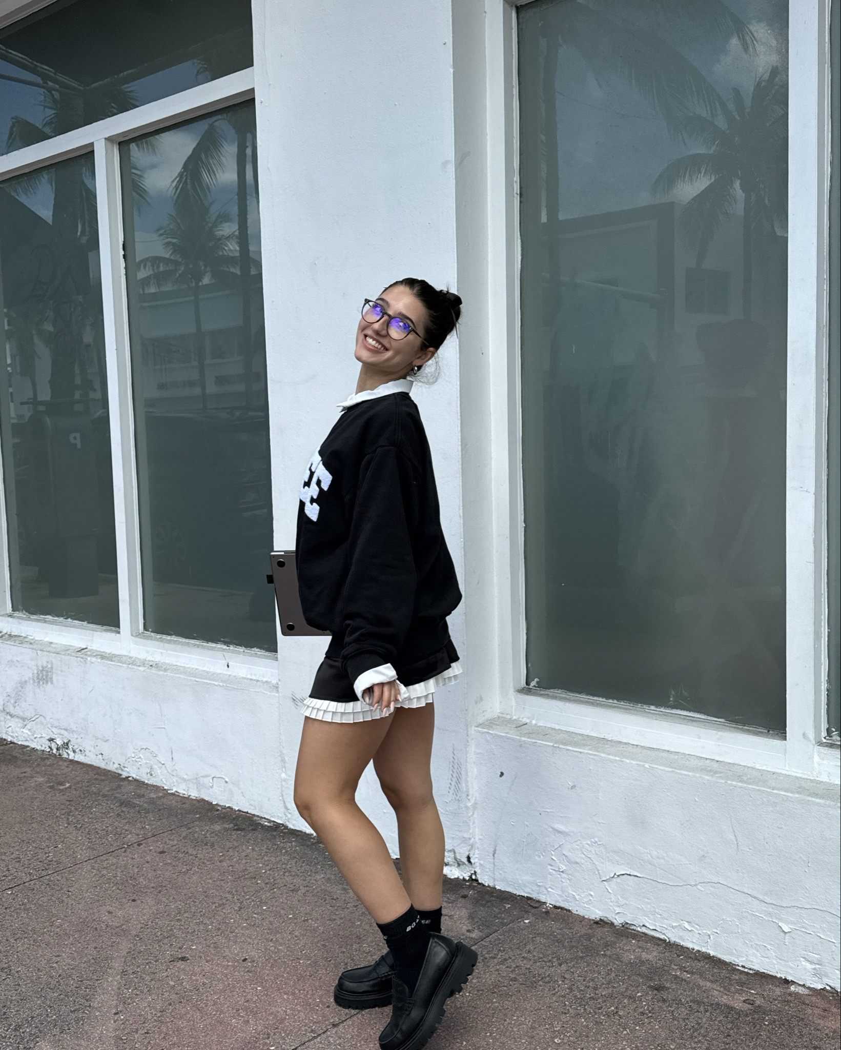 cozy work outfit is giving gossip girl 