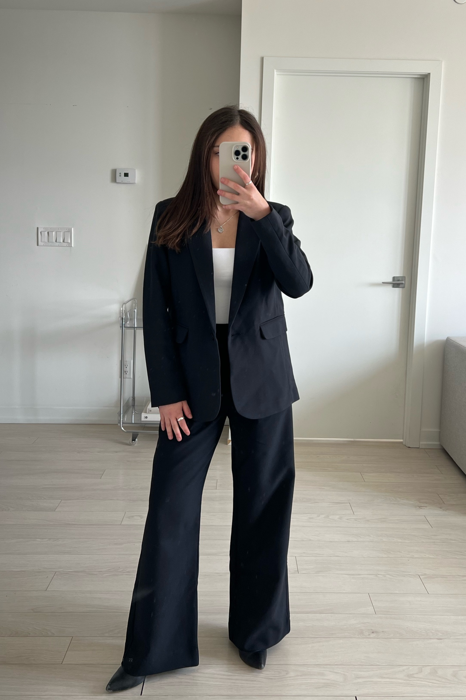 Abercrombie petite-friendly matching set 

I got a size XXS petite in the blazer and a 23w SHORT in the bottoms

Petite fashion, petite clothing, petite workwear 

#LTKunder50 #LTKworkwear #LTKunder100