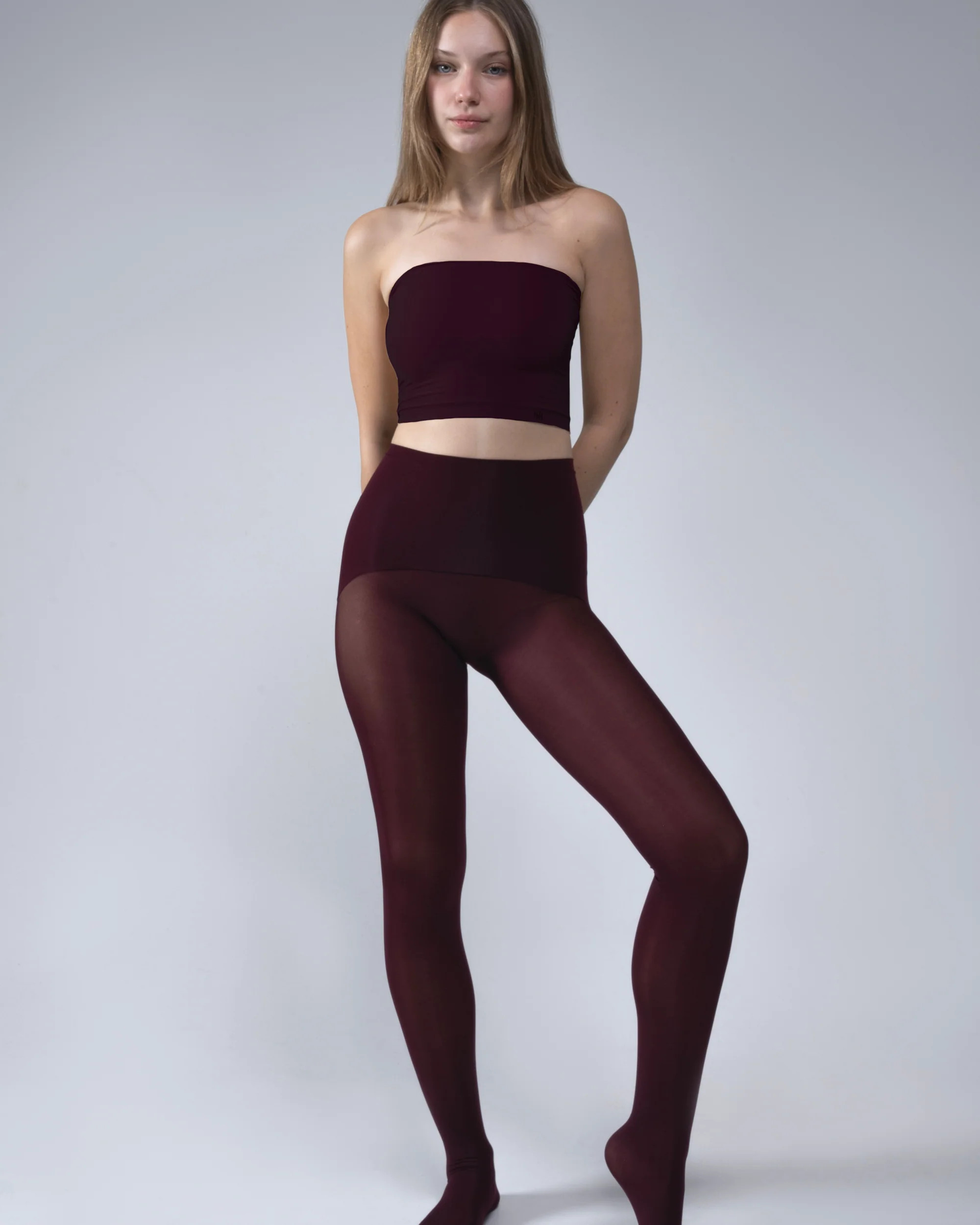 PLAY - FREE HUGGING SEAMLESS TIGHTS - SEMI OPAQUE | Noosh
