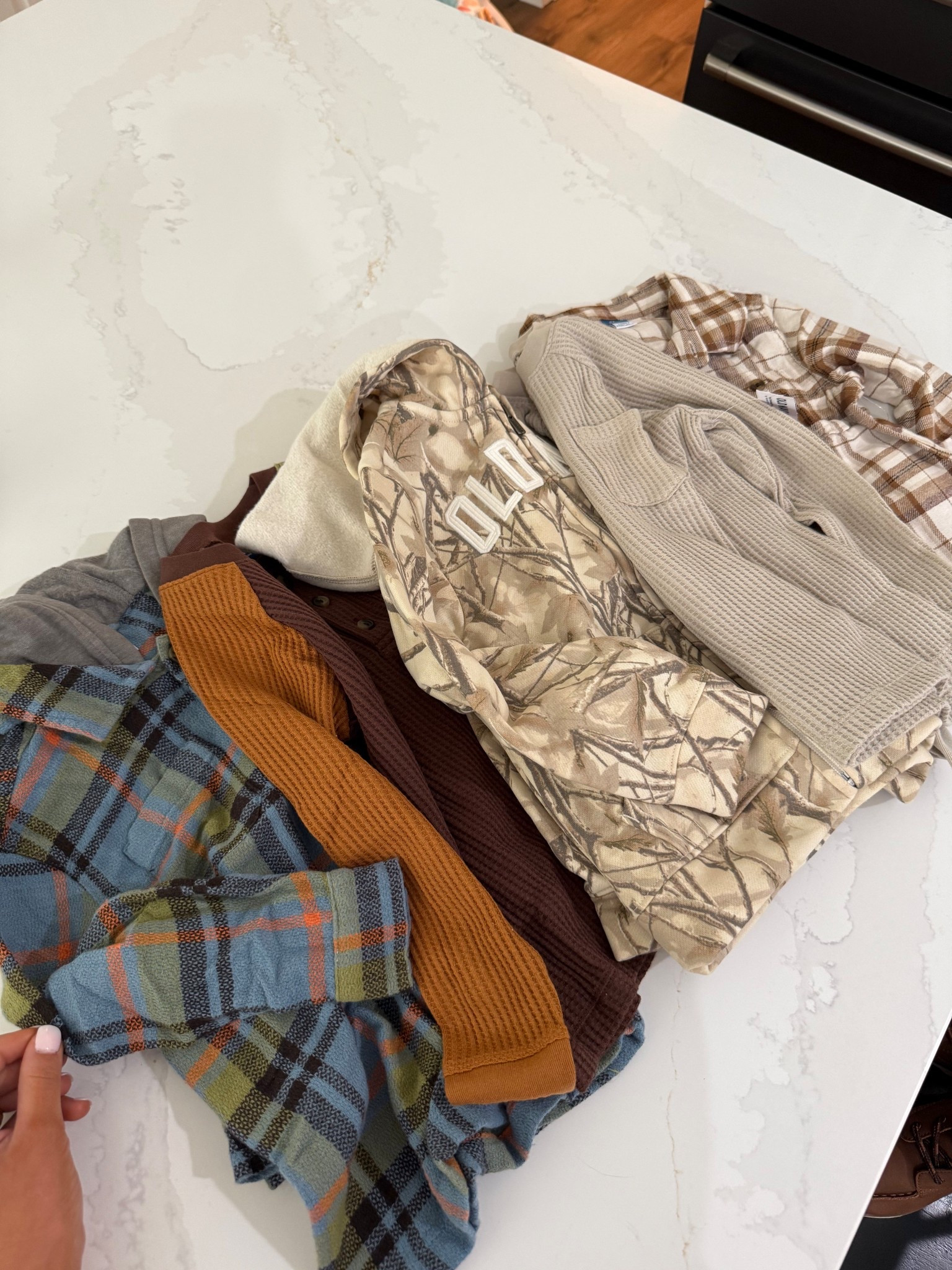 Fall toddler boy outfit ideas! Recent purchases from old navy! #toddlerboyoutfits #toddlerboyfallfashion #fallfashion 