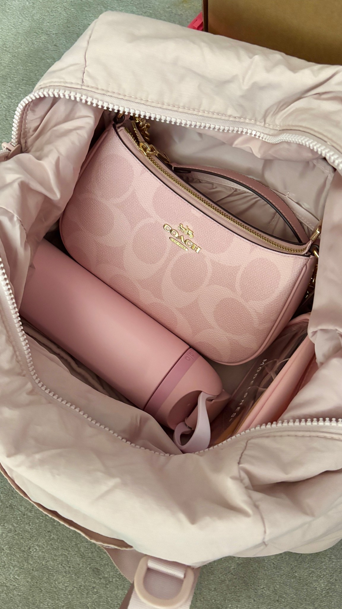 My favorite carry on tote bag! #travelbag #totebag #bagsmart 