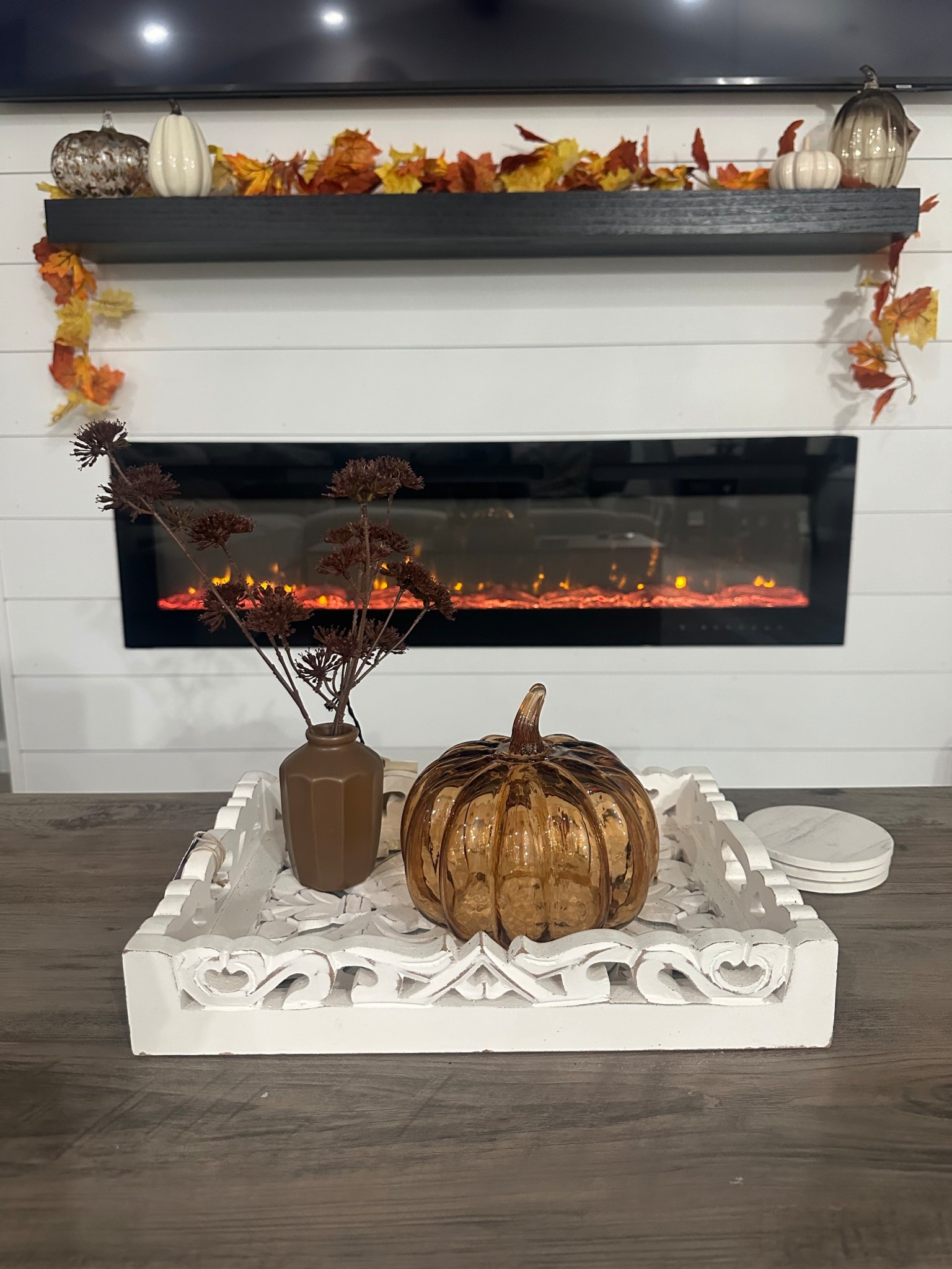 Fall decor for living room #falldecor #fall #pumpkindecor #fireplace #mantledecor 