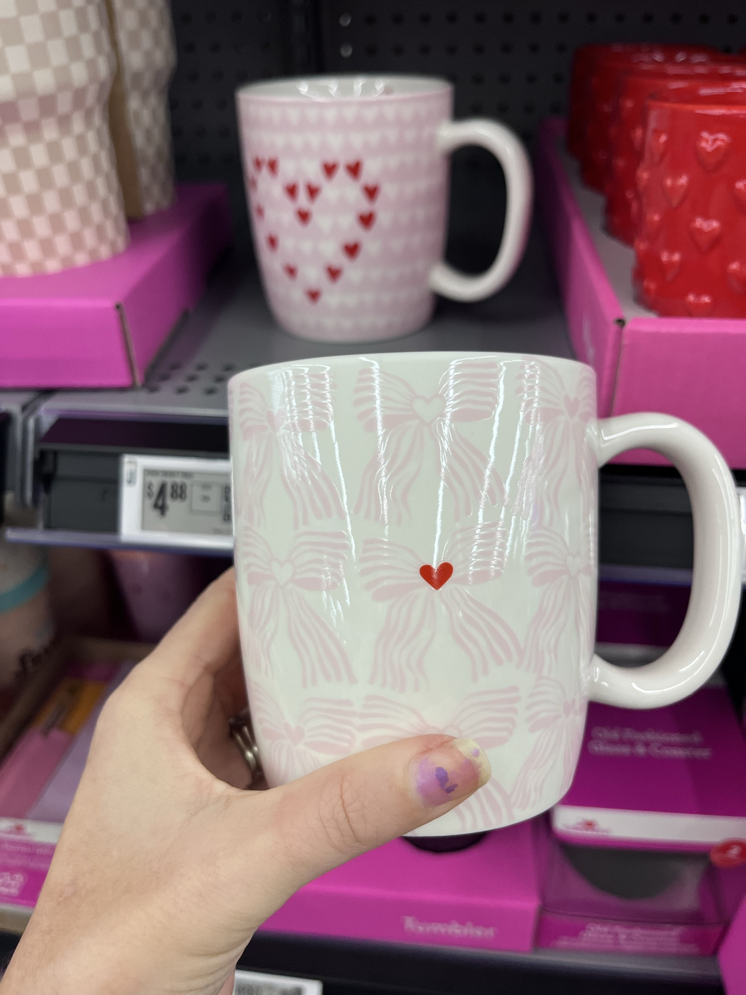 The cutest coffee mugs for Valentine’s Day with hearts and bows 

#LTKSeasonal