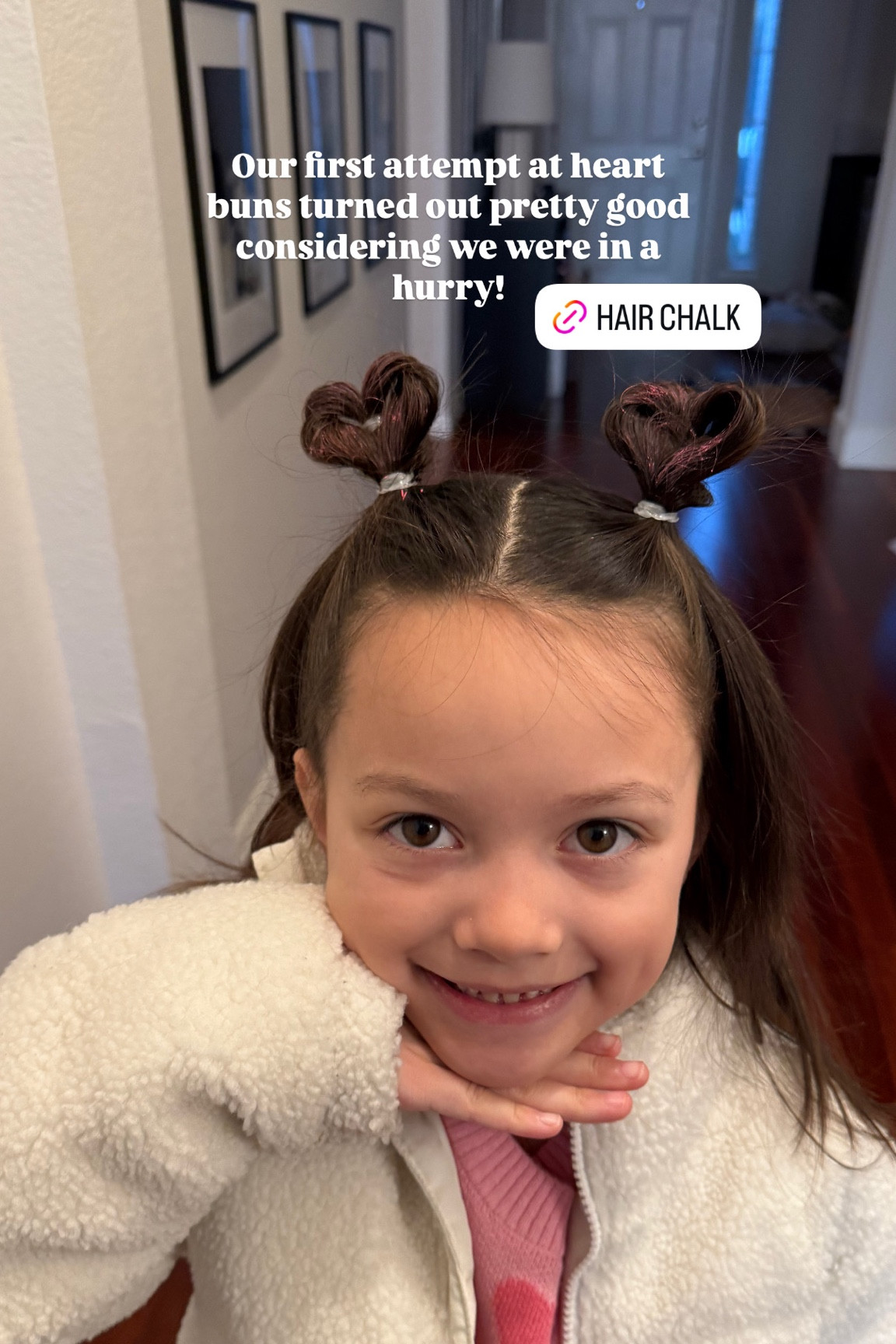 Hair chalk + heart buns for a fun valentine hairdo! 🩷
