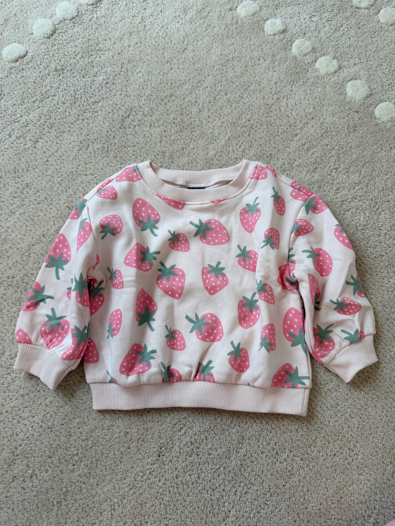 The strawberries!! 🍓 

#LTKBaby