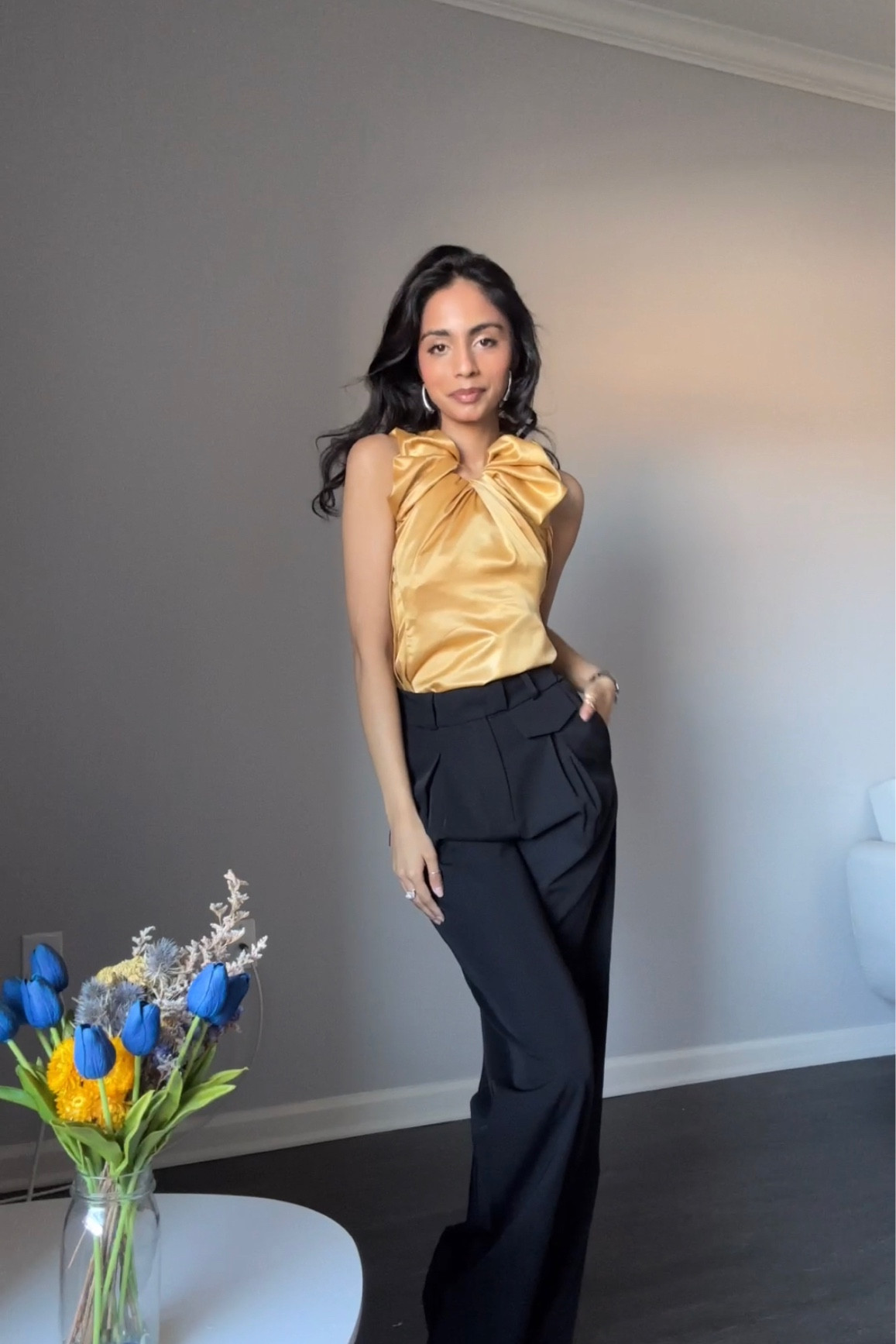 Holiday outfit, holiday look, gold top, gold shirt, shiny outfit, sparkly outfit, holiday style 

#LTKHoliday #LTKGiftGuide #LTKSeasonal