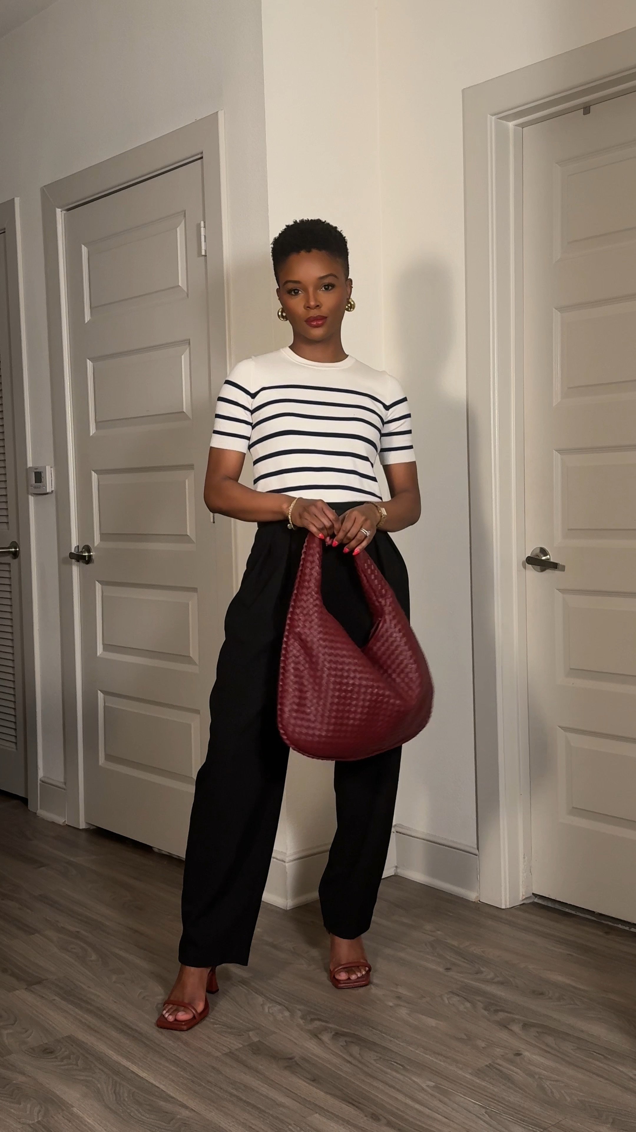 Styling Vegan Leather Hobo Bag in Burgundy ( Bottega Venetta Dupe)

#LTKfindsunder100 #LTKstyletip #LTKVideo