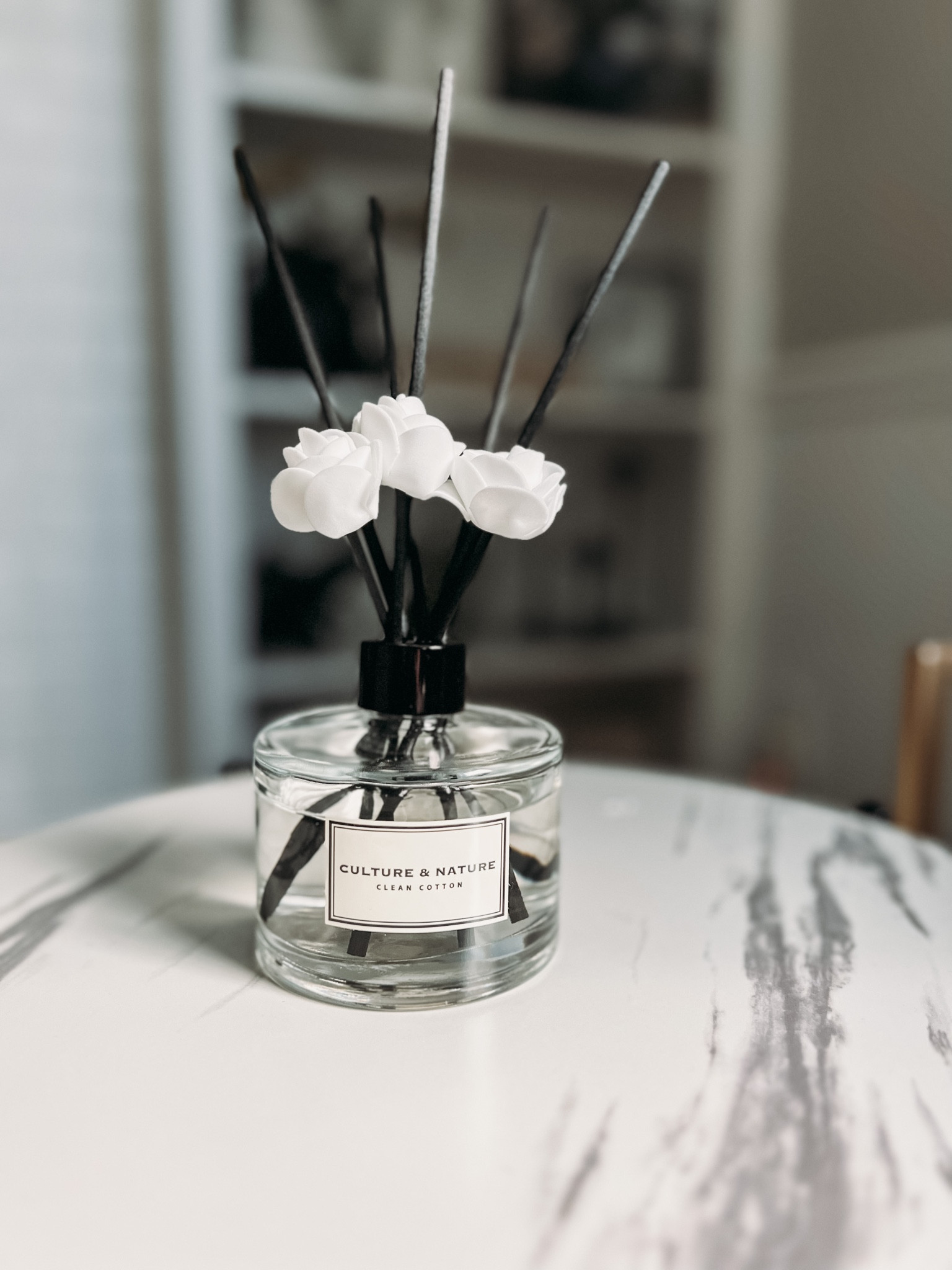 Smells so so good and love the chic look 😍! It’s super potent! Has our living room filled! Great Amazon find! 

#LTKhome #LTKFind #LTKunder50