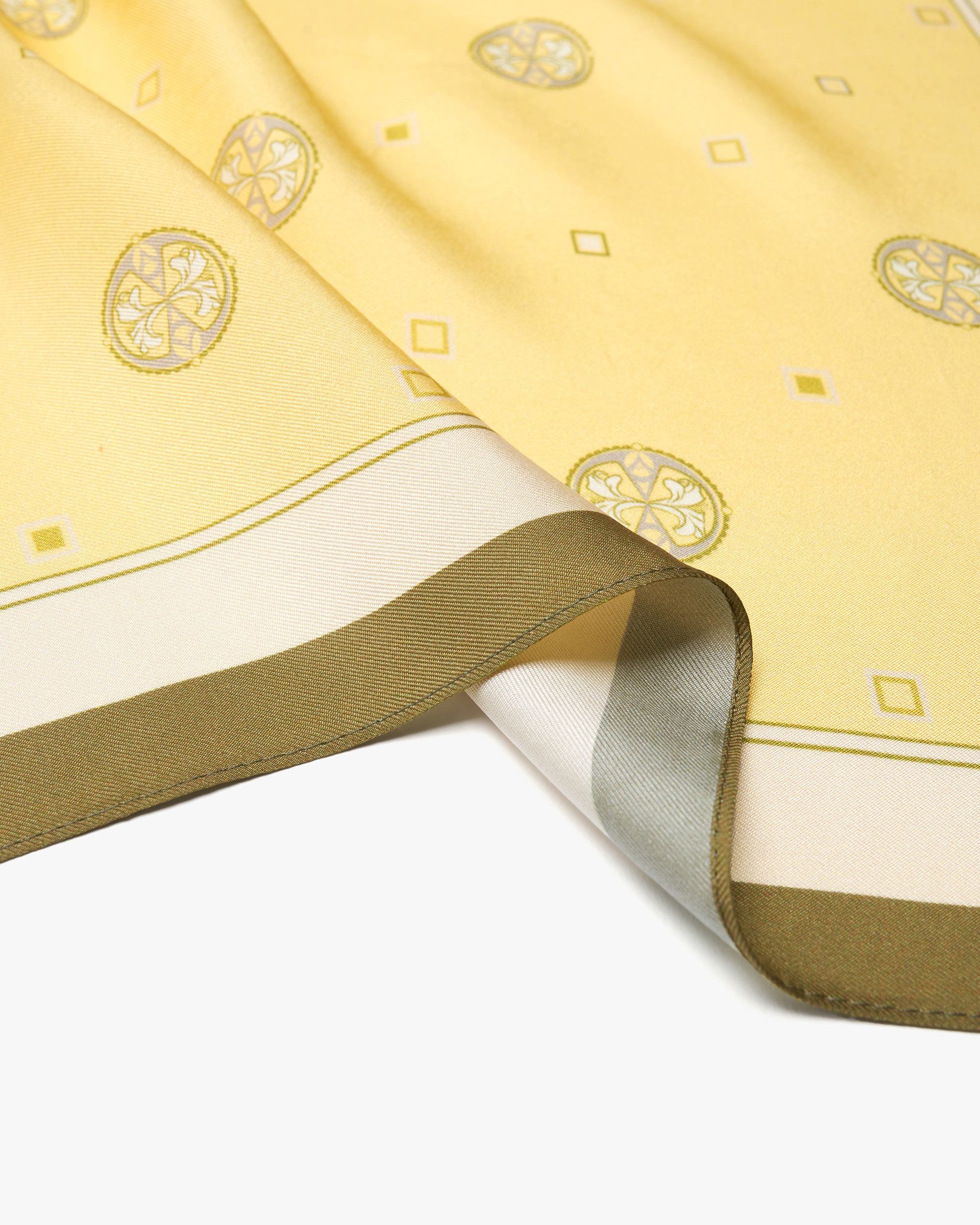 Medallion Lily Silk Twill Neckerchief | LilySilk