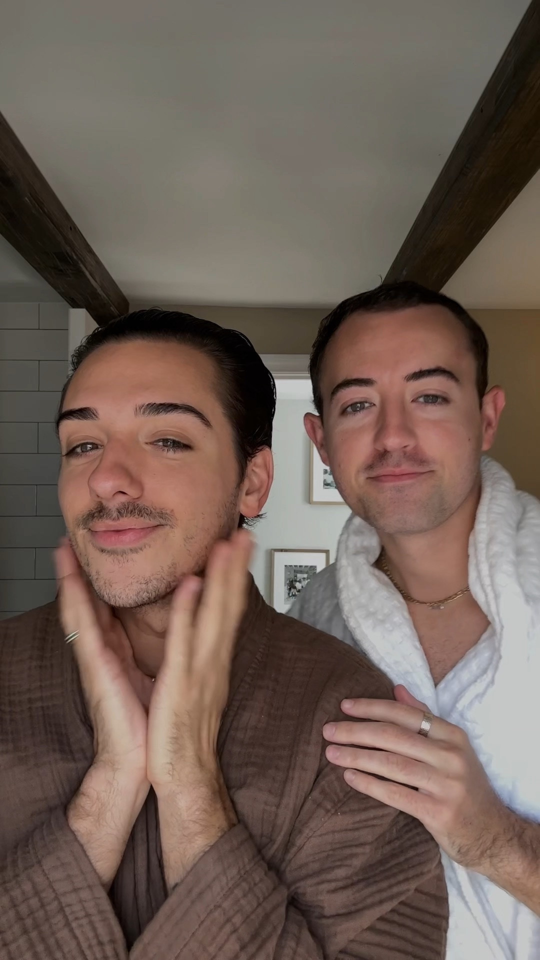 (#ad) Get ready with us for an afternoon filled with holiday activities 🤎First up, shower and shave! Using the @Gillette Exfoliating Razor from @target to give our skin and bit of extra TLC. This latest innovation in shaving makes things quick and easy all while caring for our skin. Next up, stopping by one of our favorite holiday spots, Terrain. Lunch, coffee, and holiday shopping – the perfect trio! Nothing beats a fall afternoon like this. 

#QuickAndEasy #GillettePartner #Target #TargeStyle
