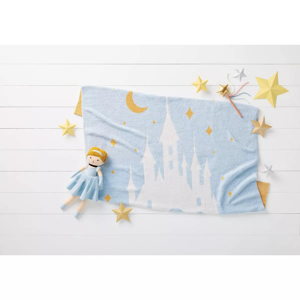 Princess Castle Kids' Throw Blanket - The Disney Collection by Pillowfort™ | Target