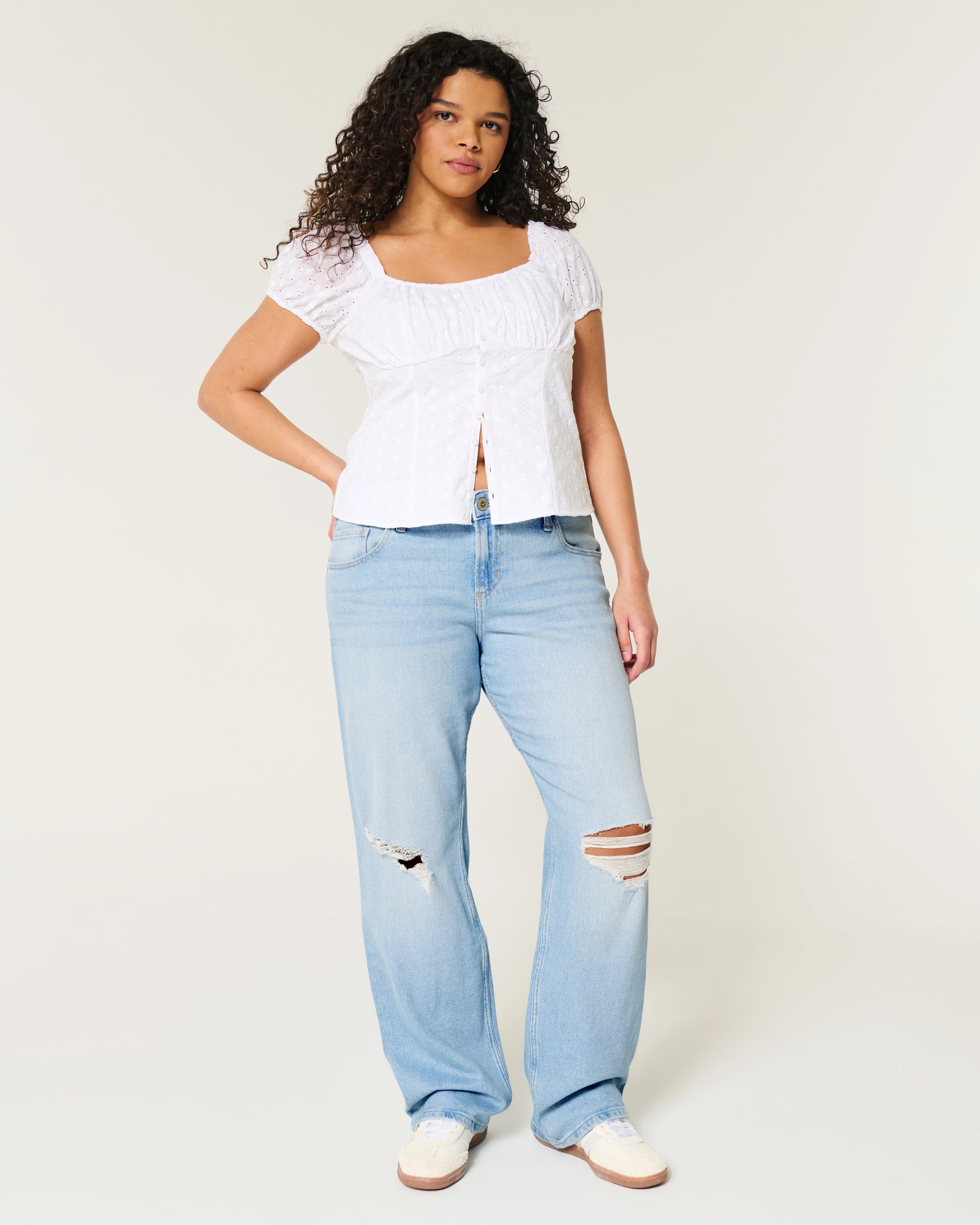 Low-Rise Ripped Light Wash Relaxed Straight Jeans | Hollister (US)
