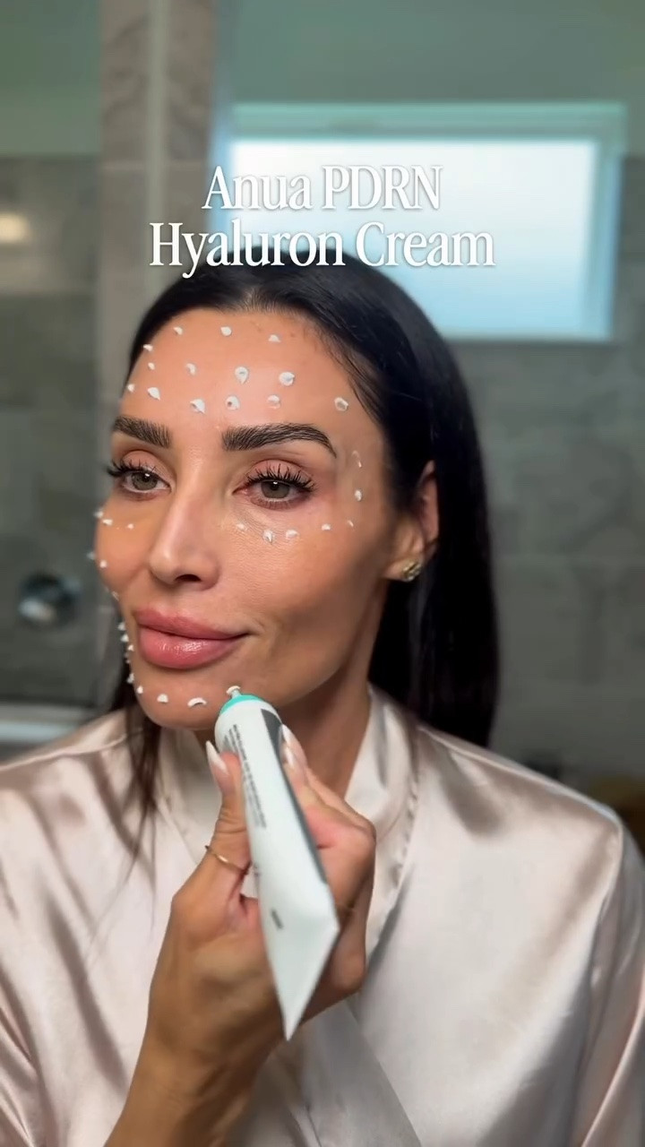 Before you give up on retinol, try making a sandwich. 🥪

Retinol sandwiching is one of my favorite ways to help support my skin barrier while still getting the anti-aging benefits of retinol.

Lately I’ve been reaching for the @anua_global PDRN Hyaluronic Acid Cream as part of my retinol sandwich routine. It combines PDRN, multiple forms of hyaluronic acid and soothing ingredients that leave my skin feeling hydrated, plump and comfortable. I also love that it’s non-comedogenic and lightweight, making it a great option for a variety of skin types, including acne-prone skin.

Have you tried retinol sandwiching yet?

#koreanskincare #glassskin #pdrn #antiaging #anuapdrn

#LTKselfcare #LTKBeauty #LTKOver40