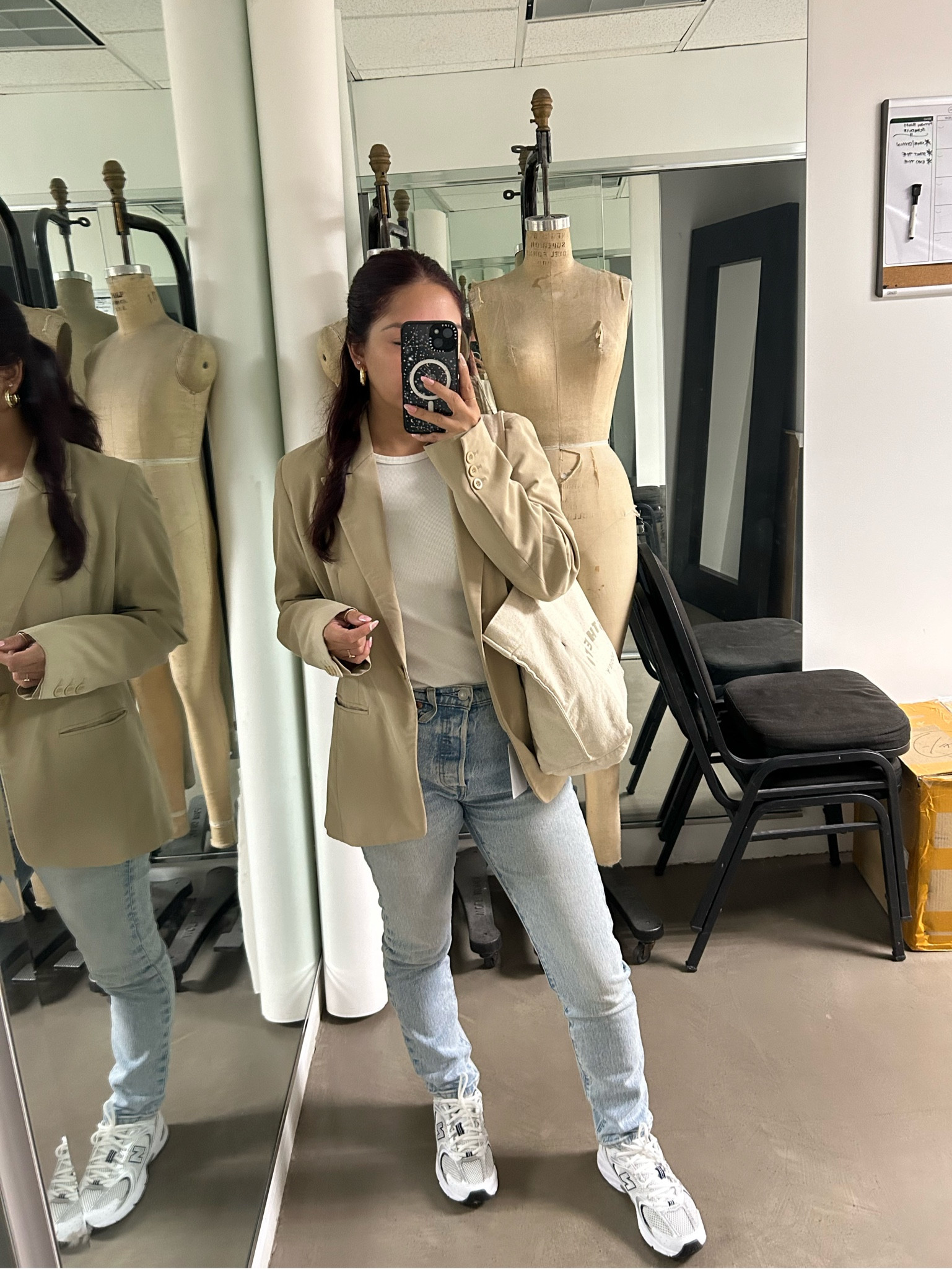 Blazer: thrifted (vintage size 8P)


#LTKworkwear #LTKfindsunder50 #LTKshoecrush