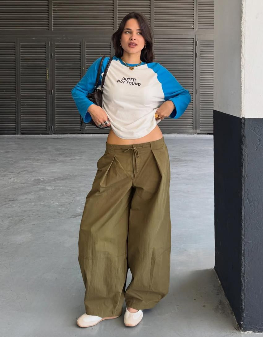 Technical pleated trousers - Trousers - Women | Bershka UK