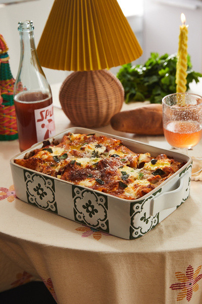 Isabella Tile Baking Dish | Urban Outfitters (US and RoW)