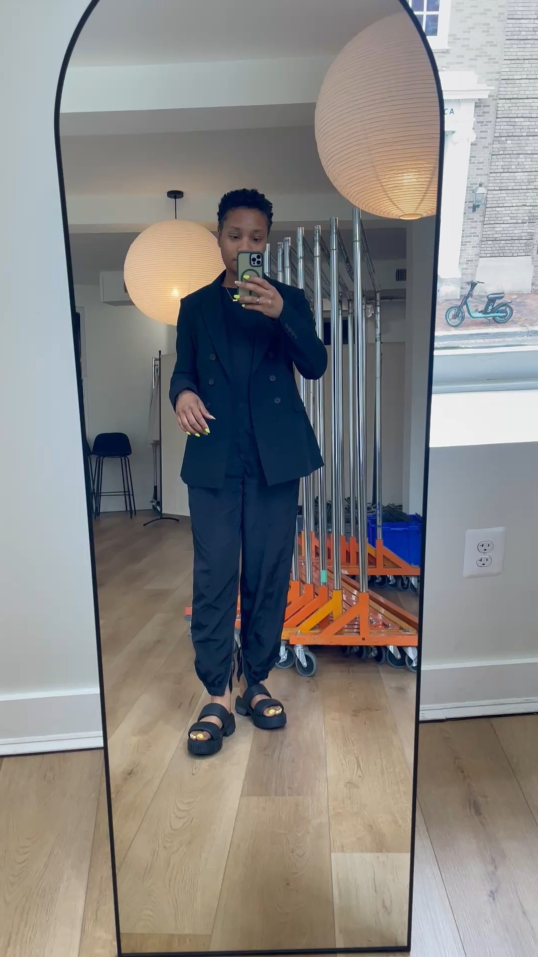 Would you drive over an hour for the perfect blazer? I would. This one fits like a glove, is machine washable and super comfy! 
I’m wearing a size 4 btw. 

#LTKWorkwear #LTKPetite #LTKStyleTip