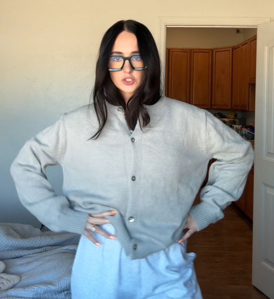 Size medium!!! 🙌🏼🍂🍁 