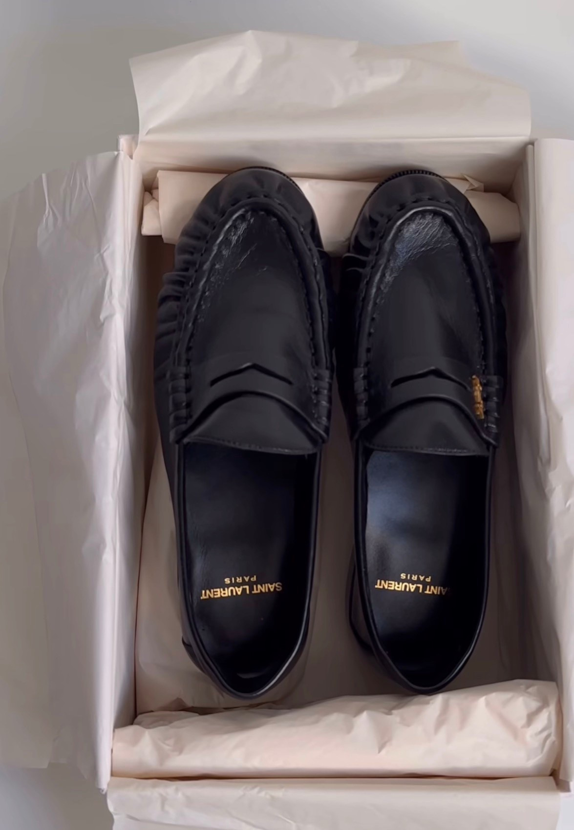 I found the best dupes for the YSL loafers!

#loafers #ysldupe #yslloafers #blackleatherloafers #womensloafers #springfashiontrends #londonfashionweek #lfw #womensshoes #workshoes #officewear #whattowear #stylingideas #stylingtips 

#LTKstyletip #LTKspring #LTKFashionMonth