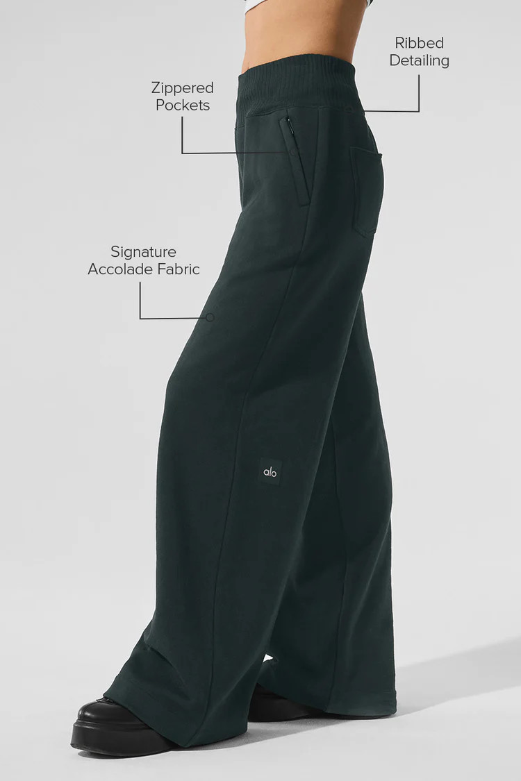 Serenity Wide Leg Sweatpant - Charcoal Green | Alo Yoga (US)