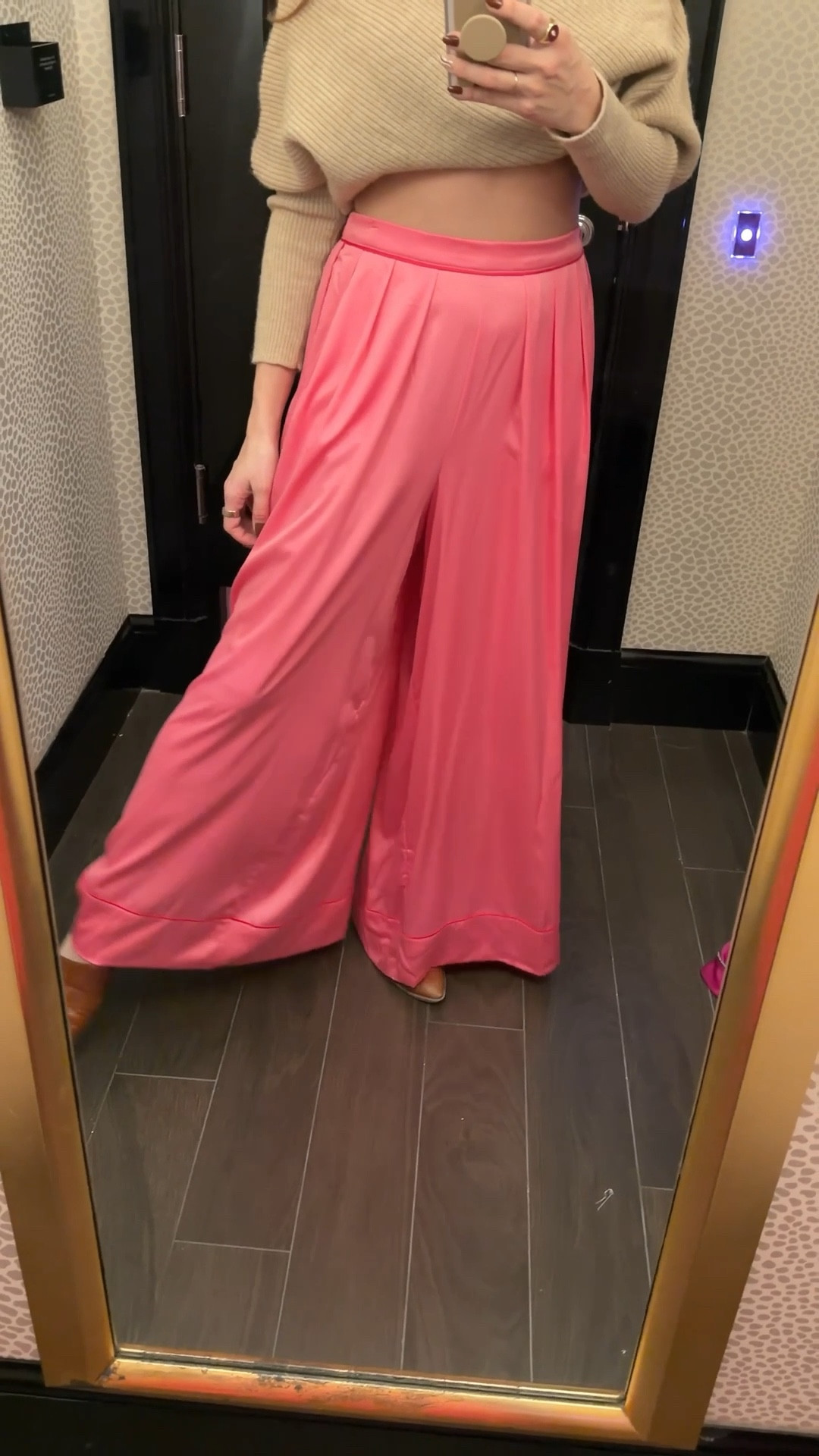 I love these pink pants 😍

#LTKHoliday #LTKGiftGuide #LTKSeasonal