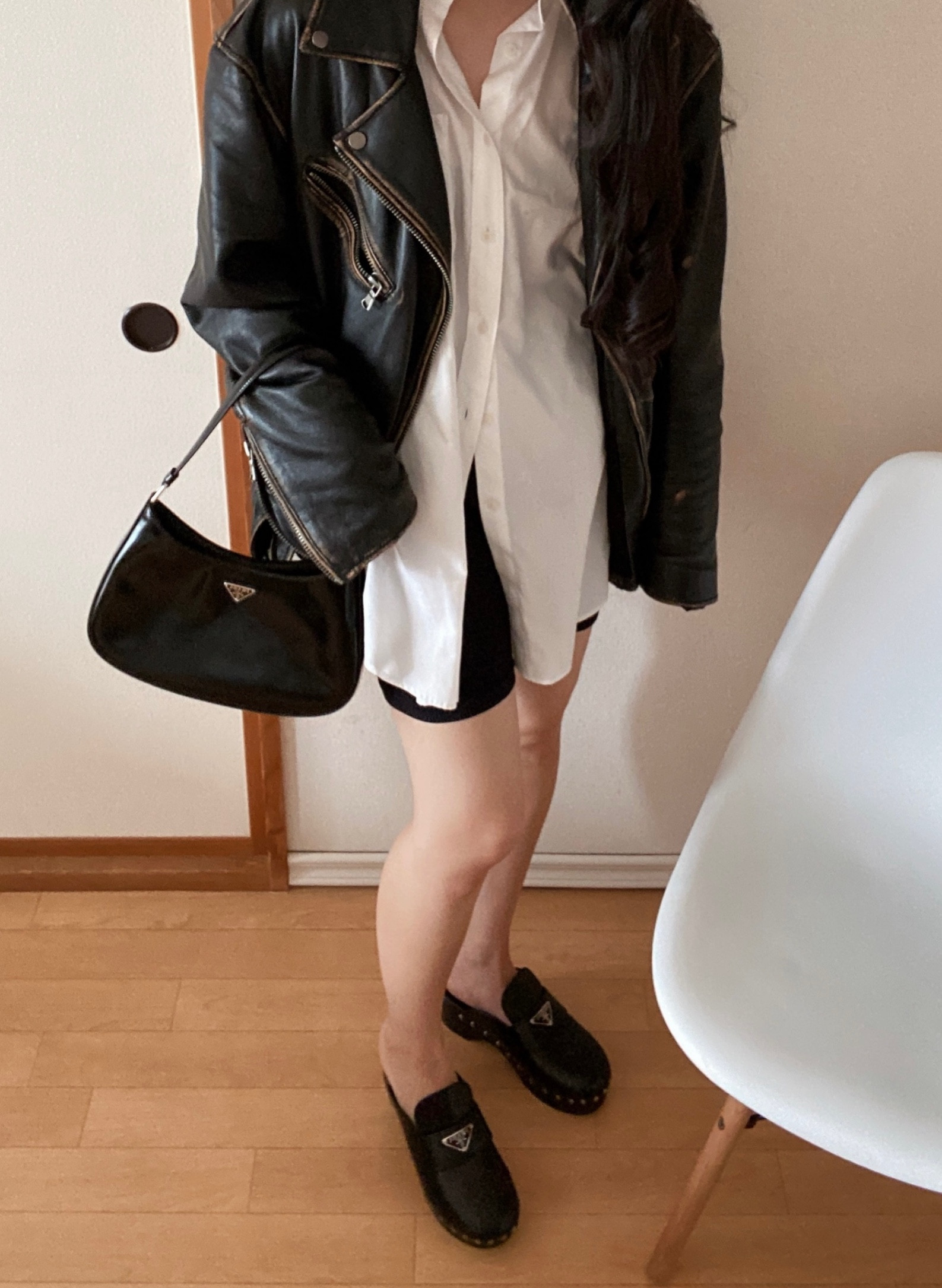 Monotone can’t be done without @prada 

#fashioninspo #fashioninspiration #fashionblogger #prada #styleinspiration #styleinspo #monotone #fallfashion #prada #pradabag #pradacleo #pradashoes #pradaclogs #pradalover #pradaloafers #프라다 #프라다클로그 #프라다로퍼 #프라다가방 #프라다신발 #클로그 #ootd #koreanfashion #오오티디 #데일리룩 #プラダ #プラダバッグ #プラダ靴 #ファッションコーデ #今日のコーデ #韓国ファッション 

#LTKstyletip #LTKshoecrush #LTKitbag